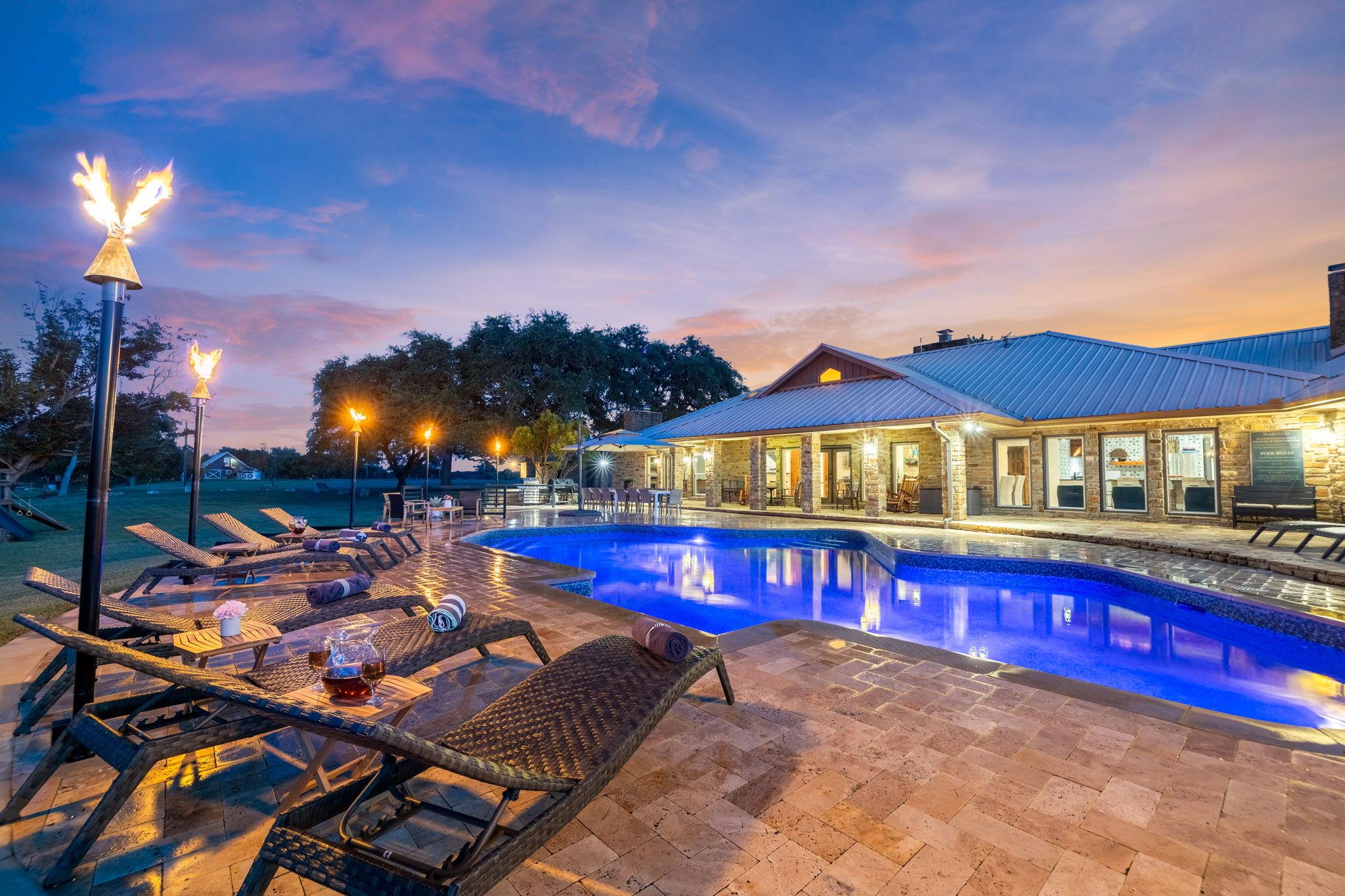 871 Chimney Valley Rd, Blanco, TX 78606