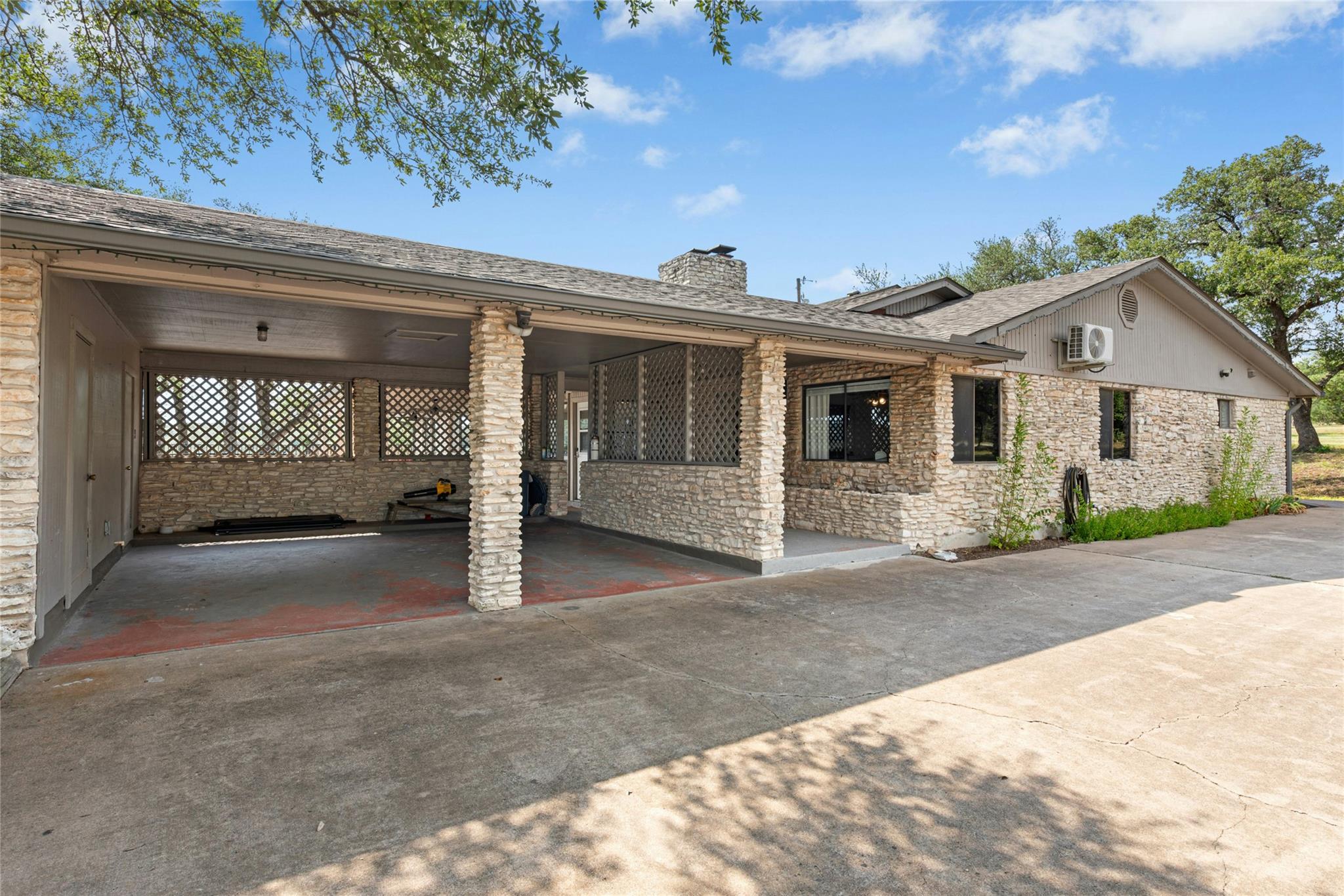 110 Longhorn Ln, Dripping Springs, TX 78620