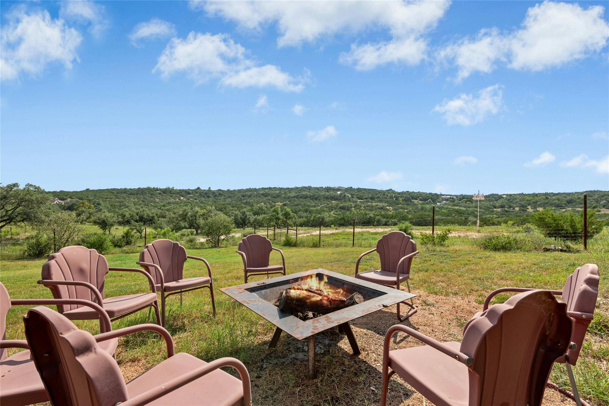 110 Longhorn Ln, Dripping Springs, TX 78620