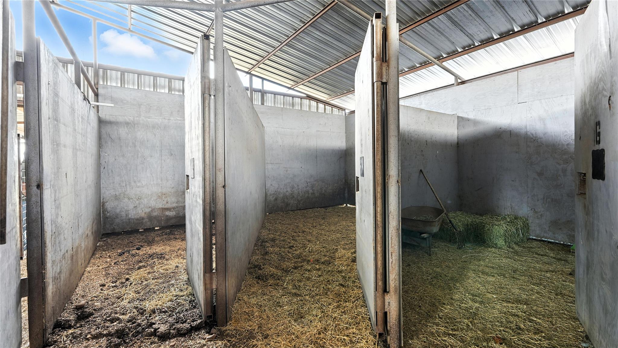 000 Watterson Rd, Red Rock, TX 78662