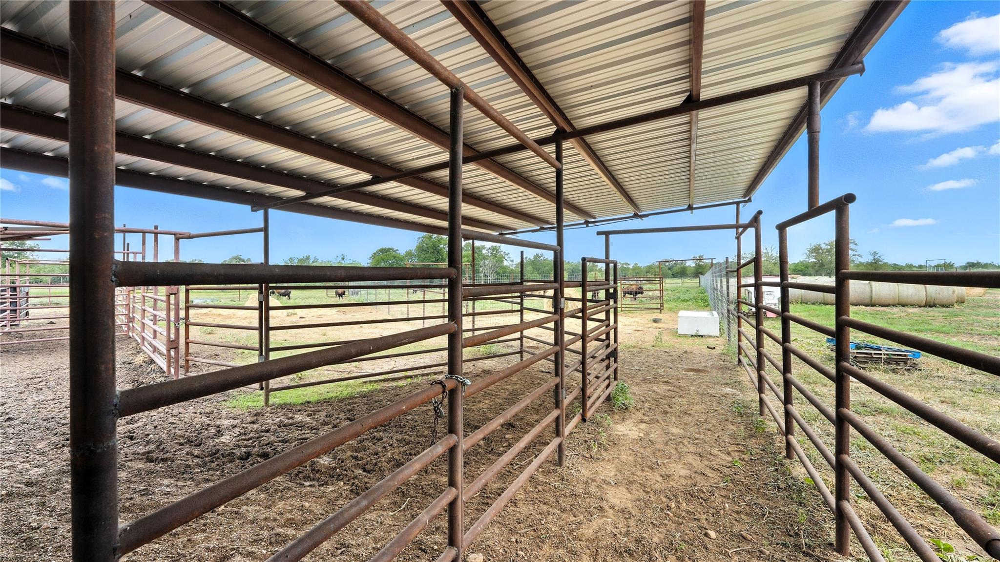 000 Watterson Rd, Red Rock, TX 78662