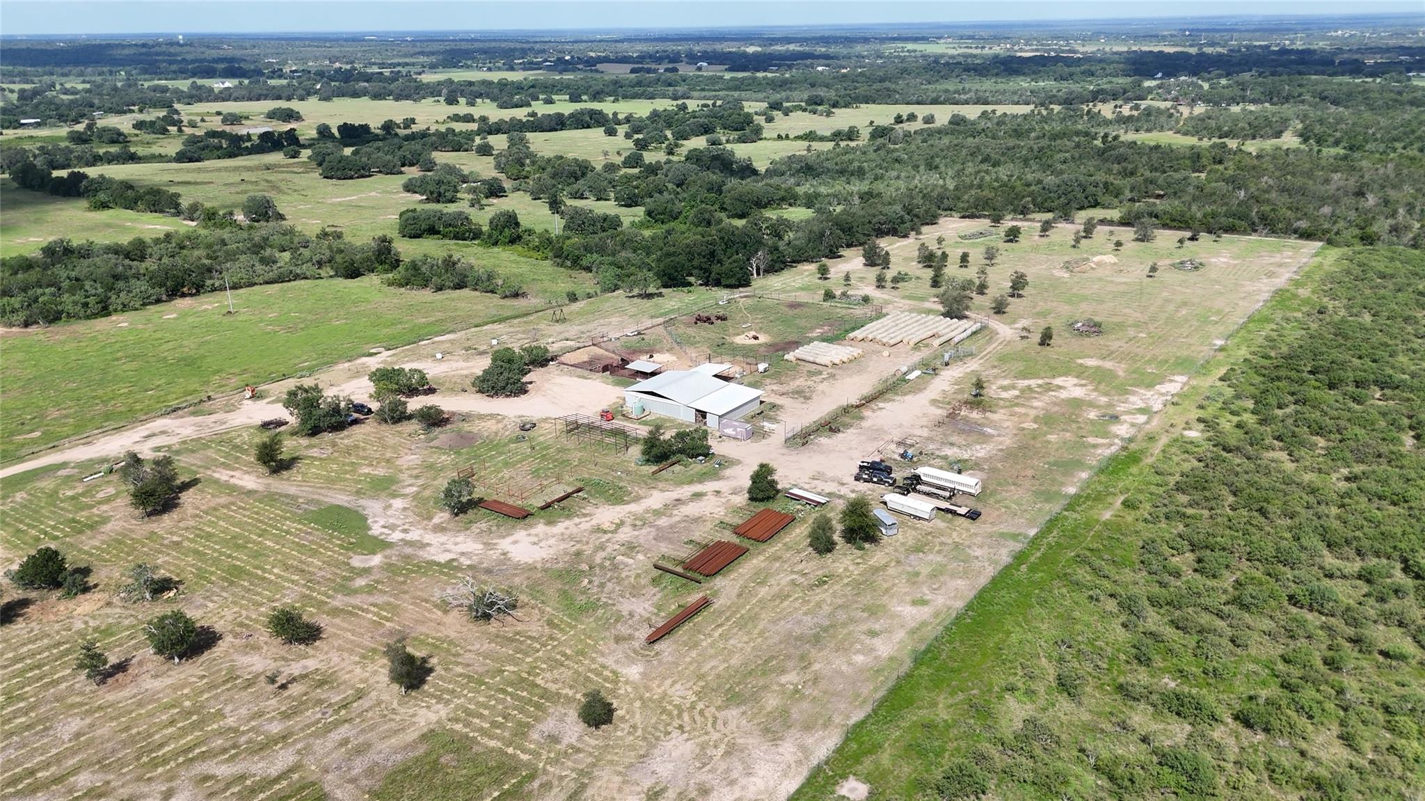 000 Watterson Rd, Red Rock, TX 78662