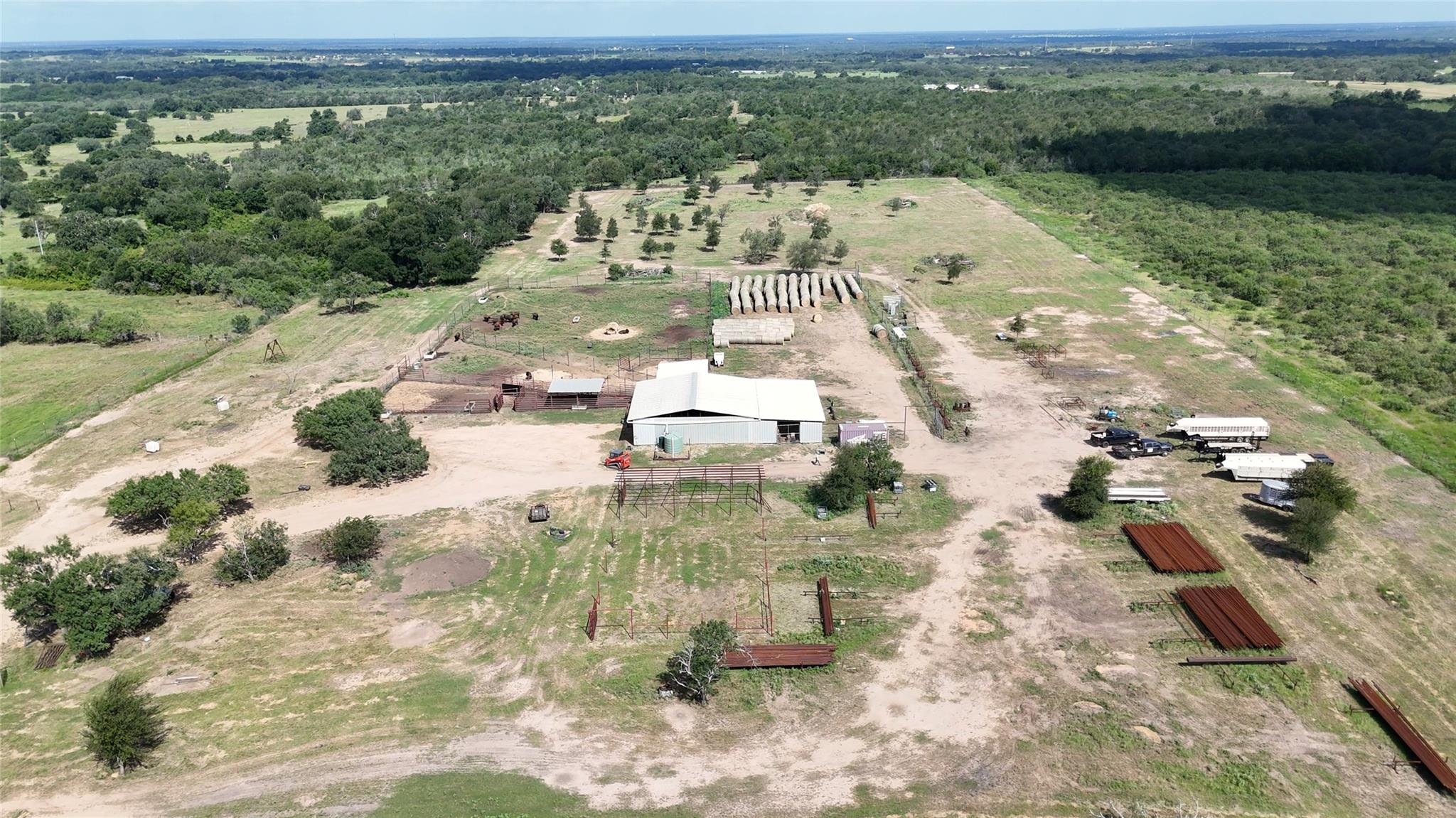 000 Watterson Rd, Red Rock, TX 78662