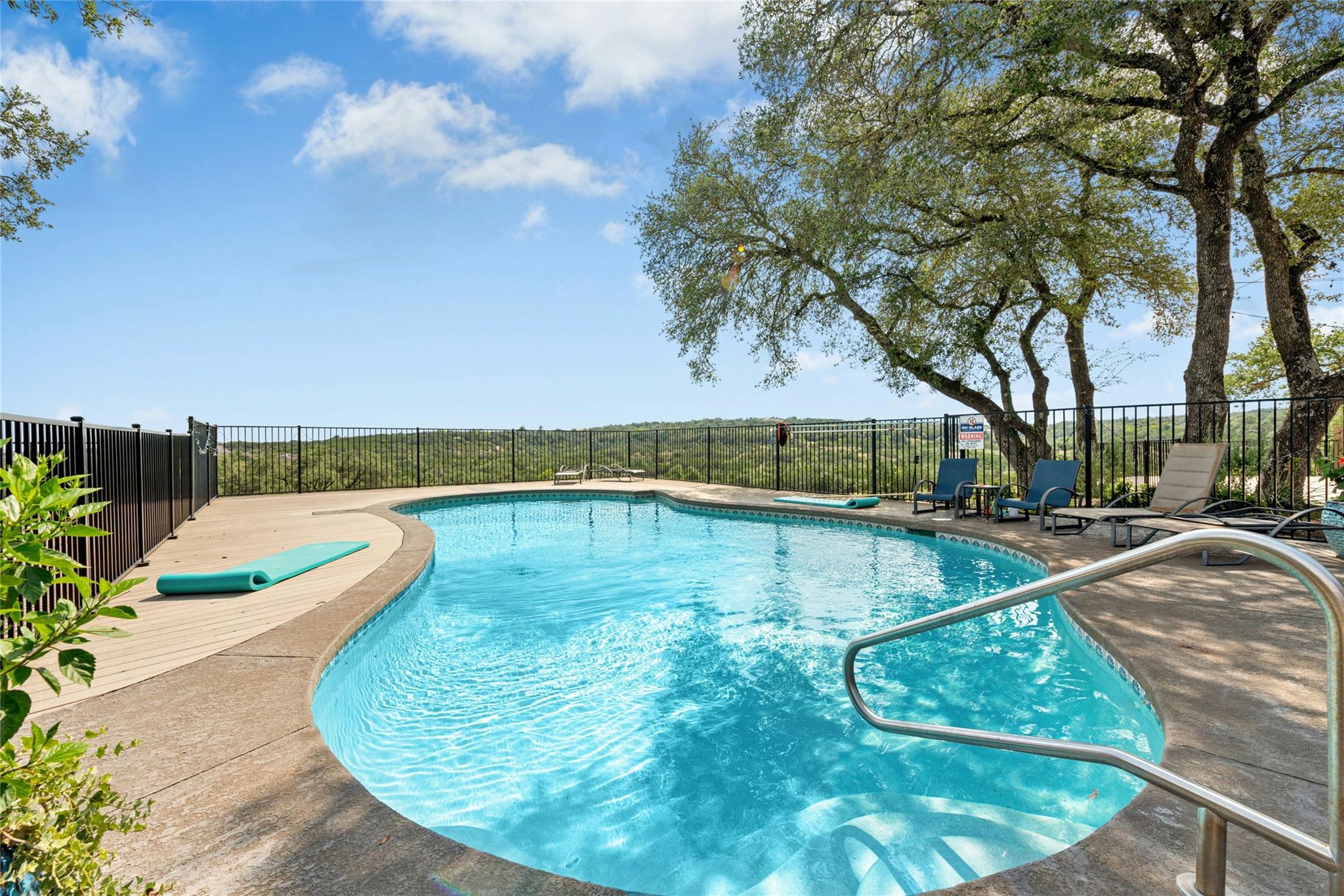 110 Longhorn Ln, Dripping Springs, TX 78620