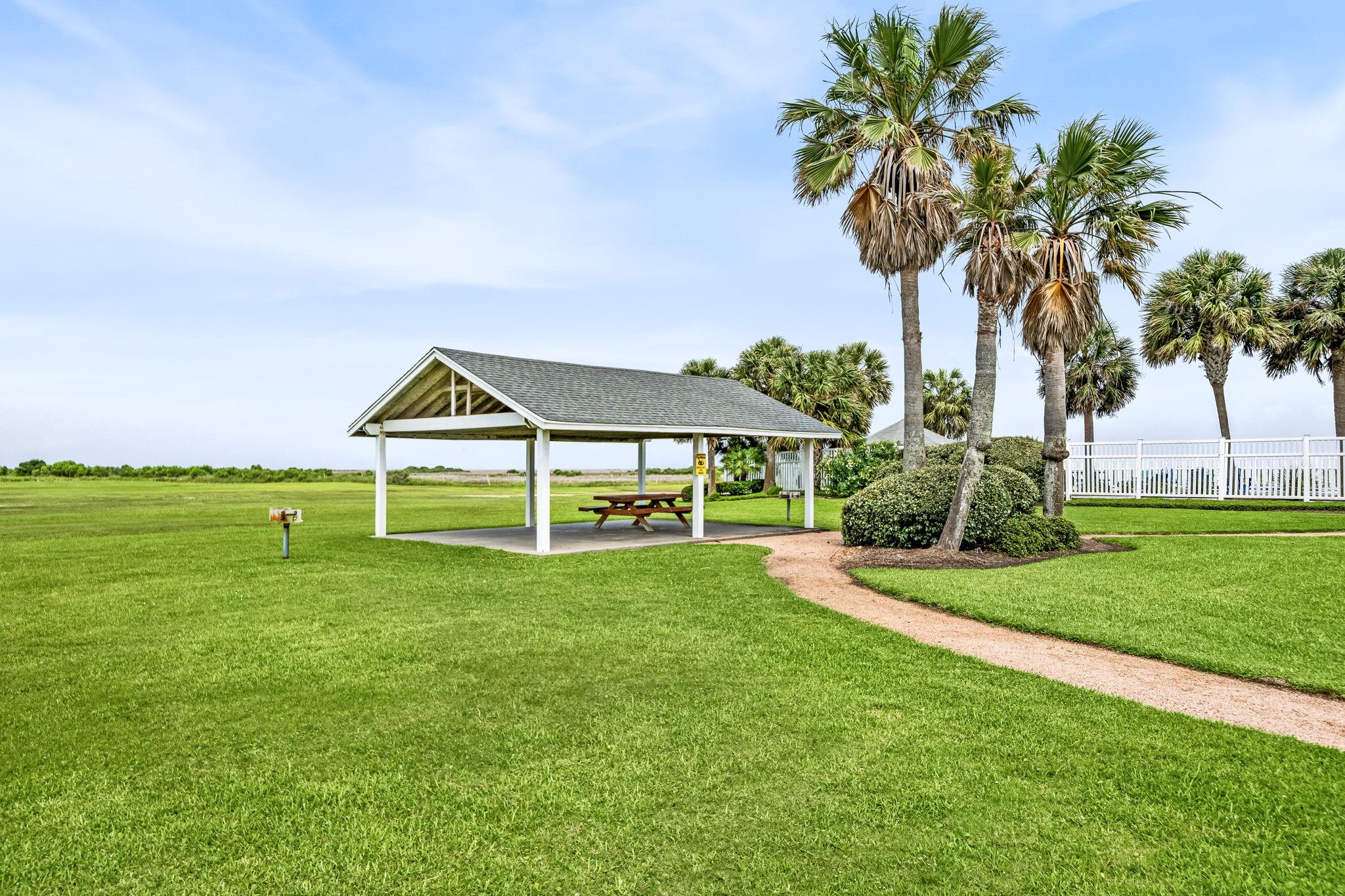 3807 Carmel Ct, Galveston, TX 77554