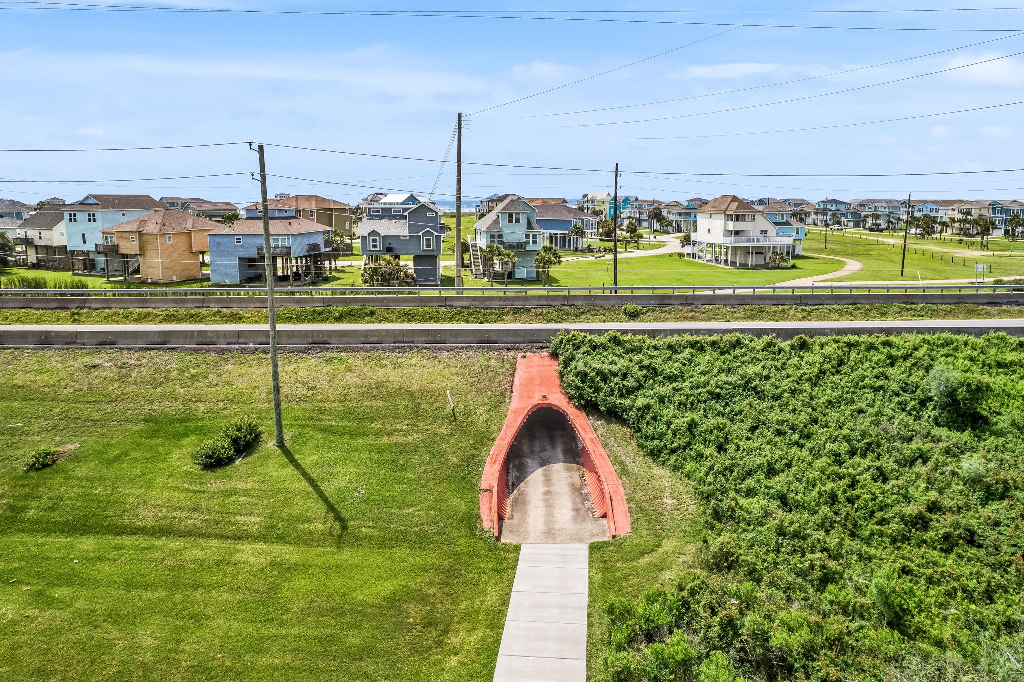 3807 Carmel Ct, Galveston, TX 77554