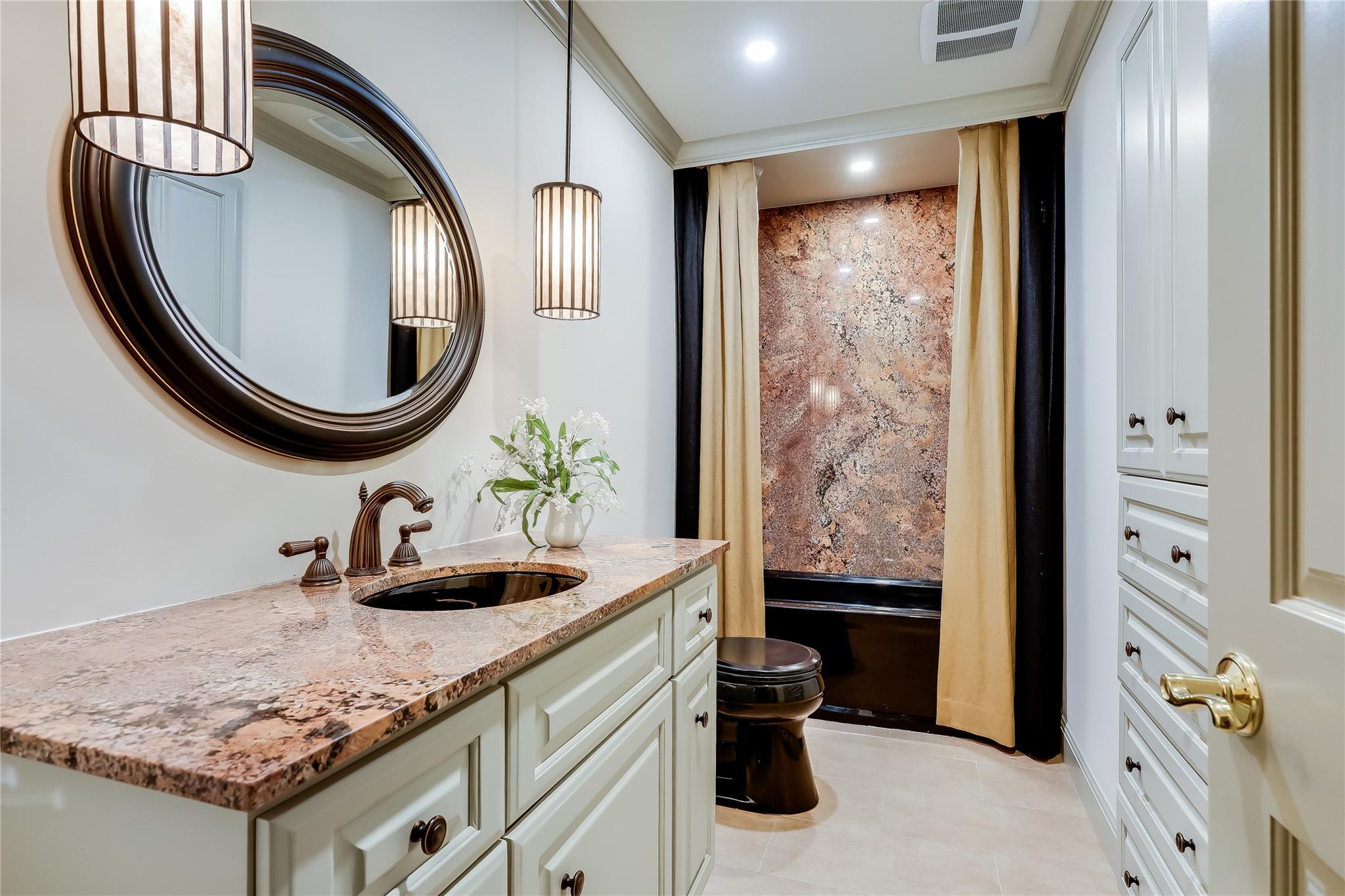 6220 Ledge Mountain Dr, Austin, TX 78731