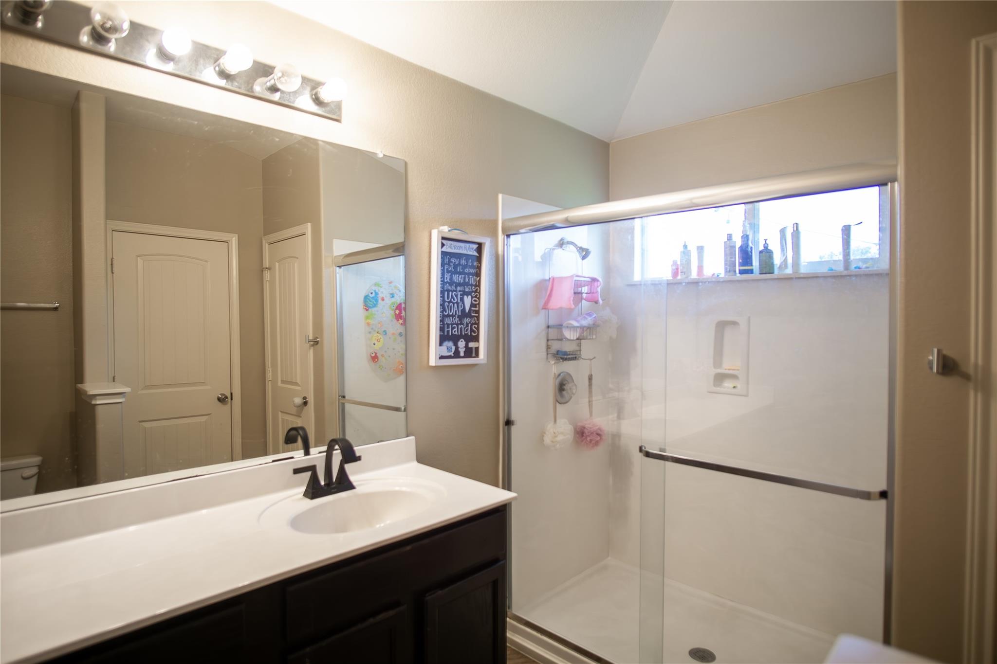 6912 Plains Crest Dr, Del Valle, TX 78617