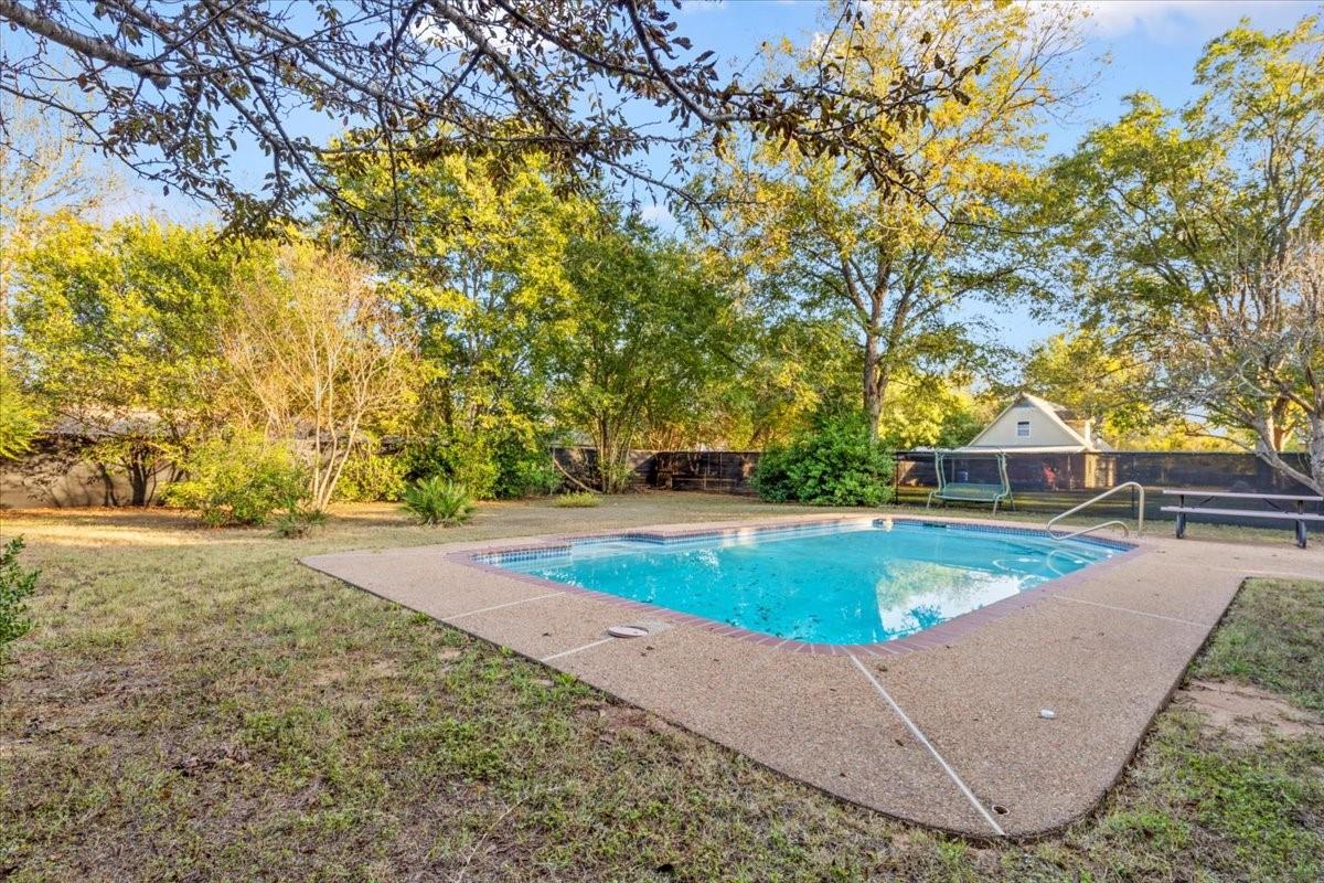 1809 Main St, Bastrop, TX 78602