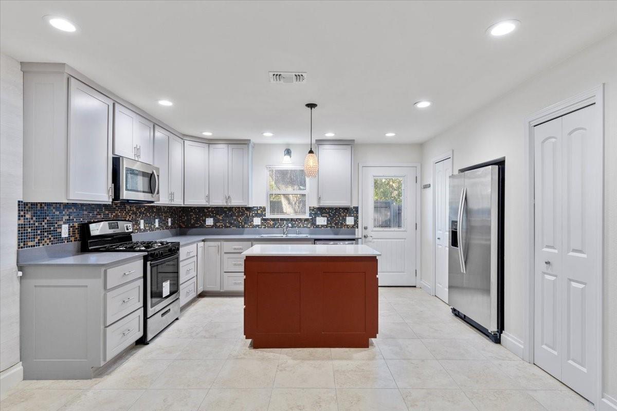 1809 Main St, Bastrop, TX 78602