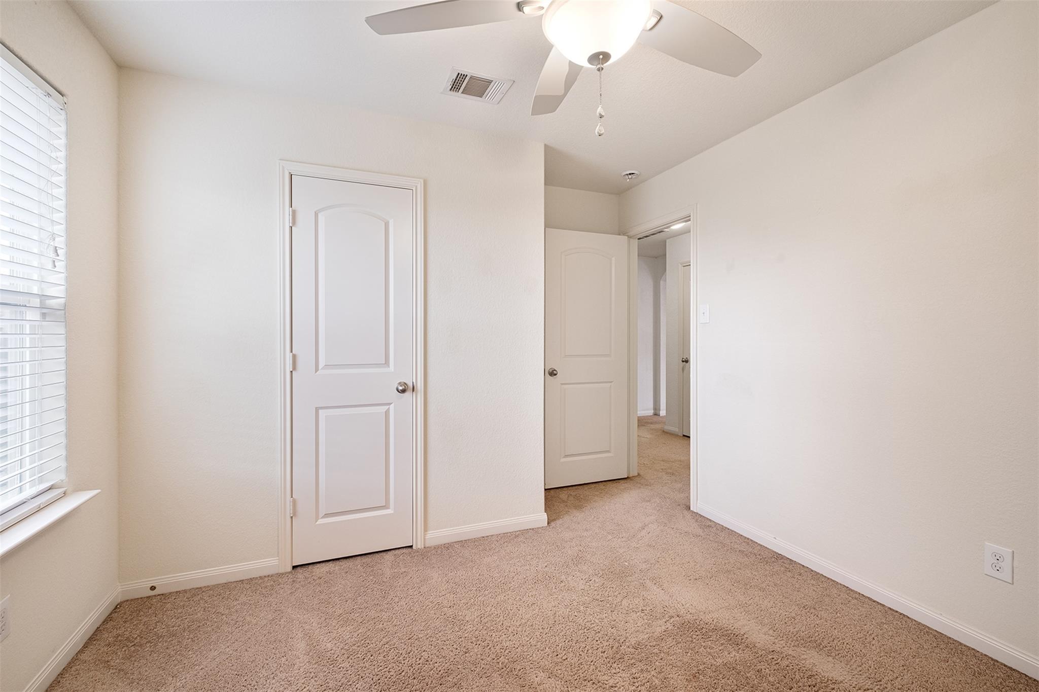 297 Koontz Loop, Jarrell, TX 76537