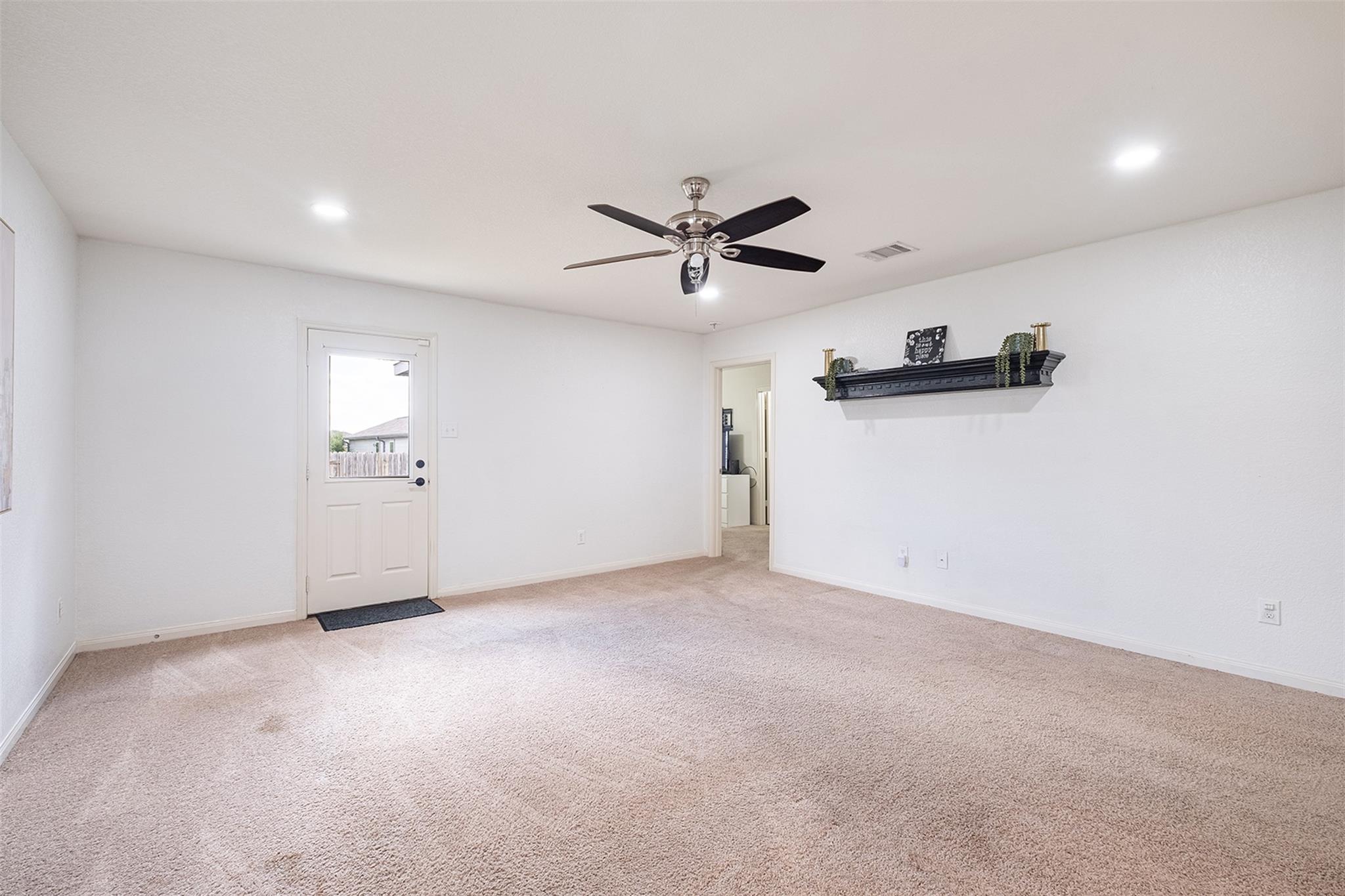 297 Koontz Loop, Jarrell, TX 76537