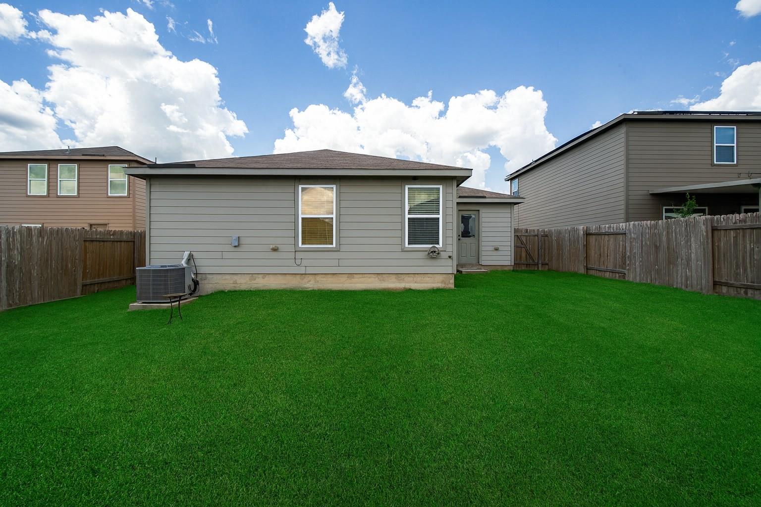 297 Koontz Loop, Jarrell, TX 76537