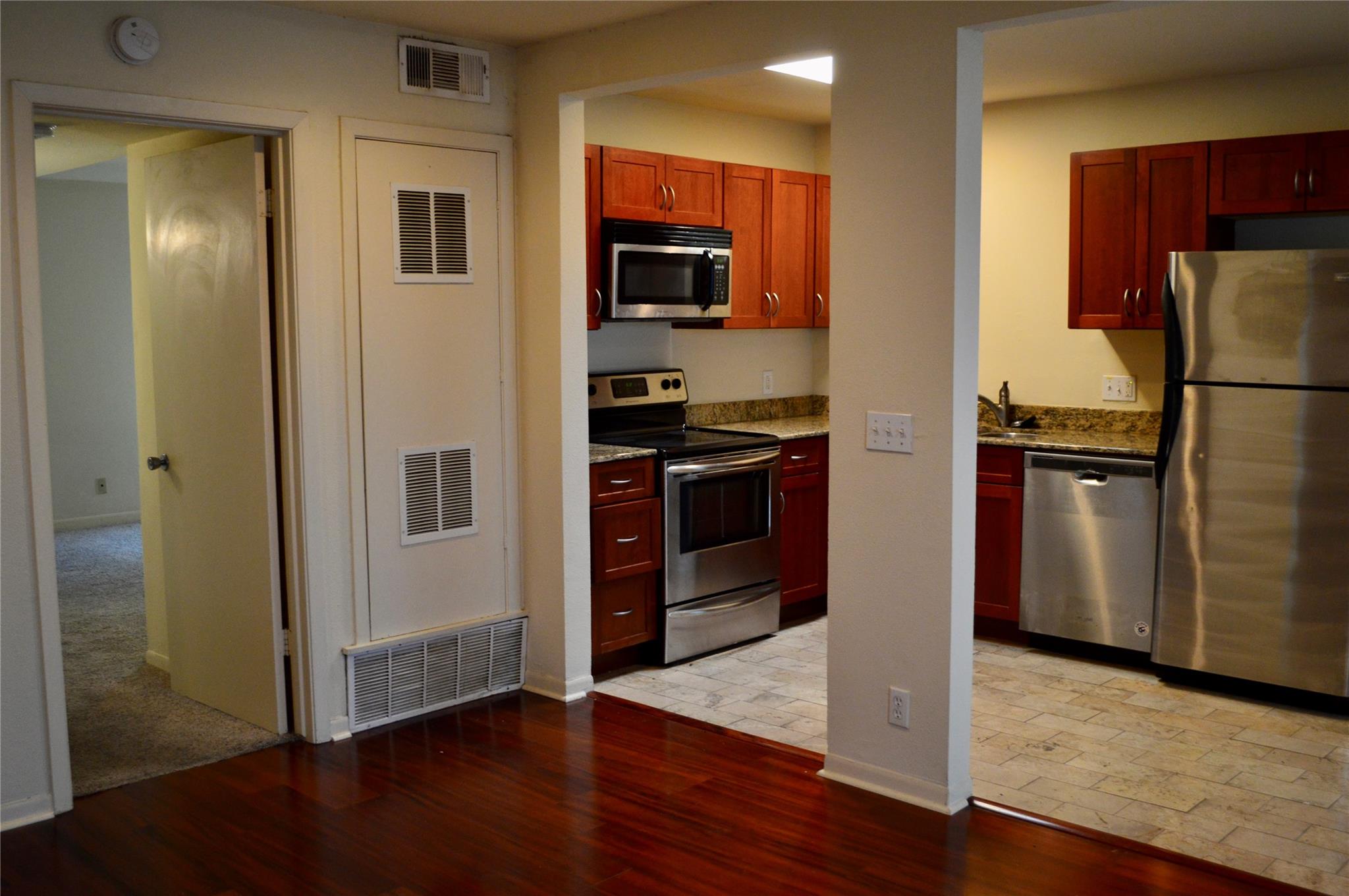 2800 Cole St # 202C, Austin, TX 78705