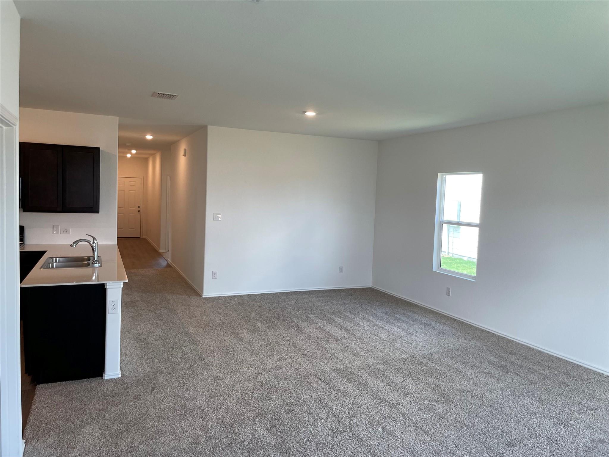 428 Halfmoon Dr, Lockhart, TX 78644