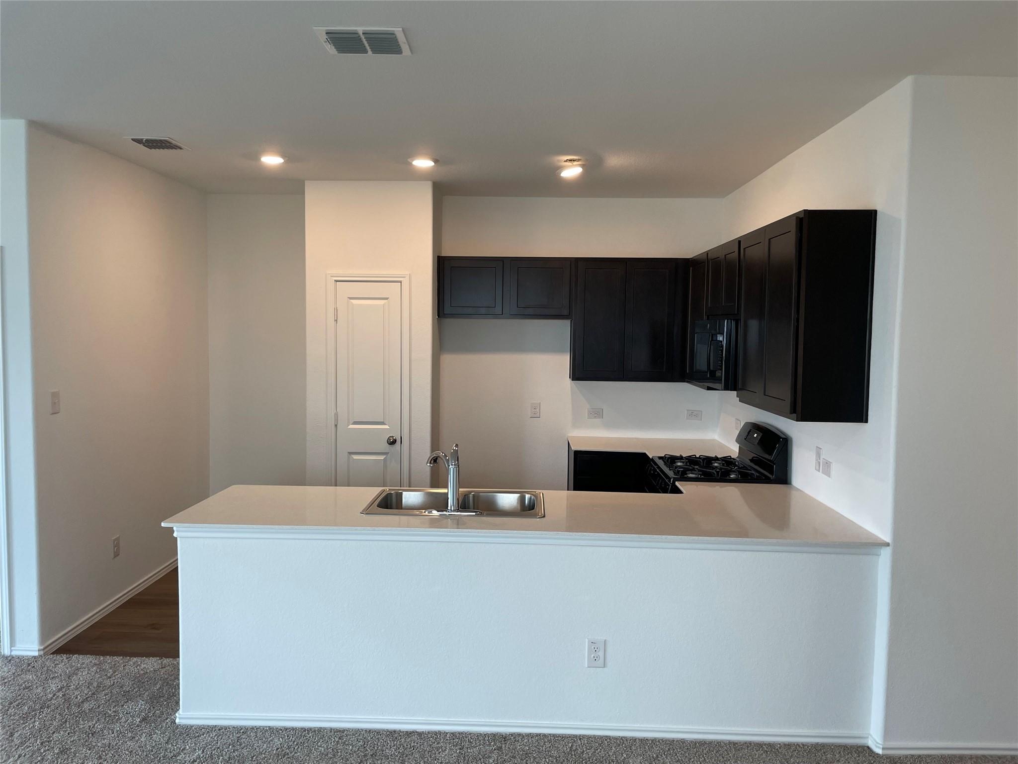 428 Halfmoon Dr, Lockhart, TX 78644