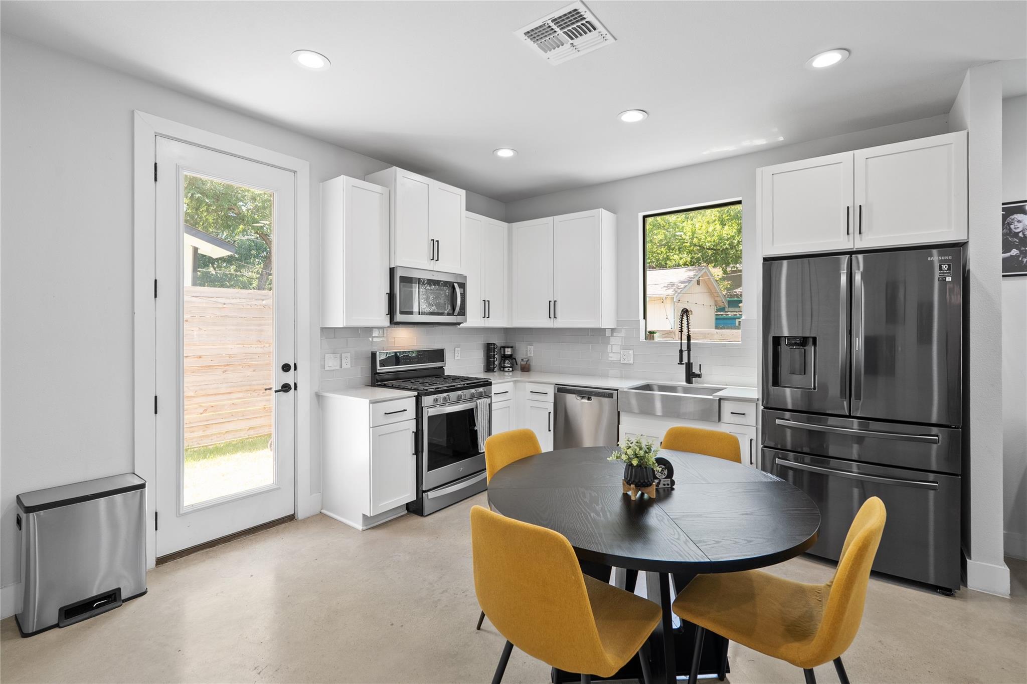 2715 E 3rd St # 1, Austin, TX 78702