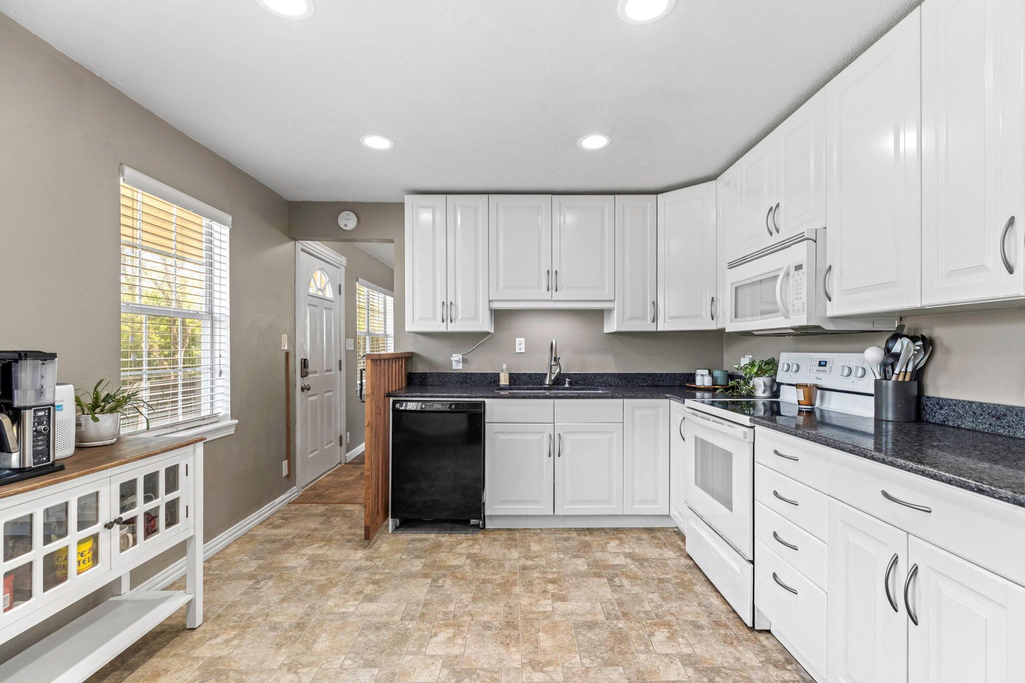 11004 Elm St, Jonestown, TX 78645