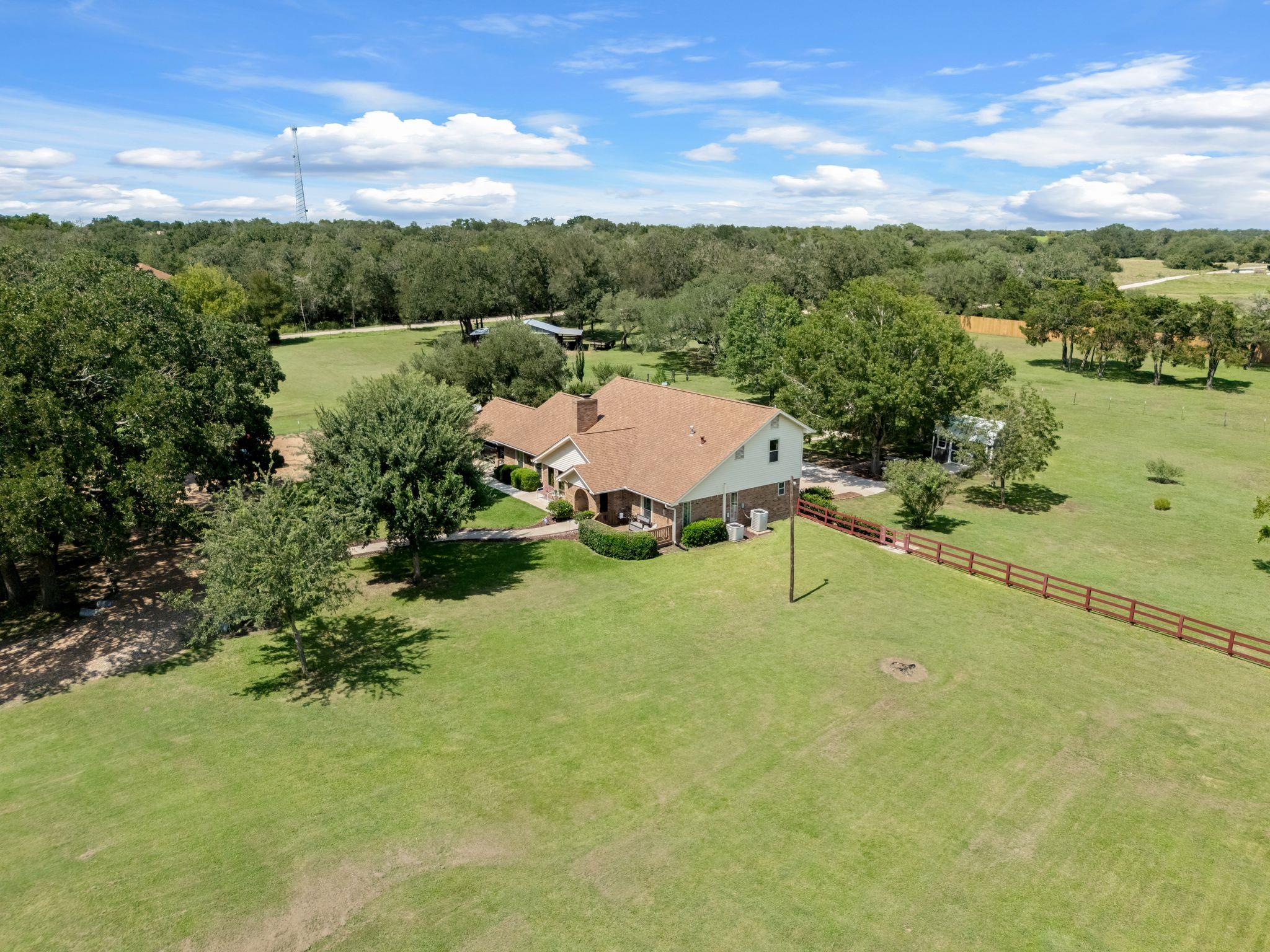 275 Saegert Rd, Paige, TX 78659