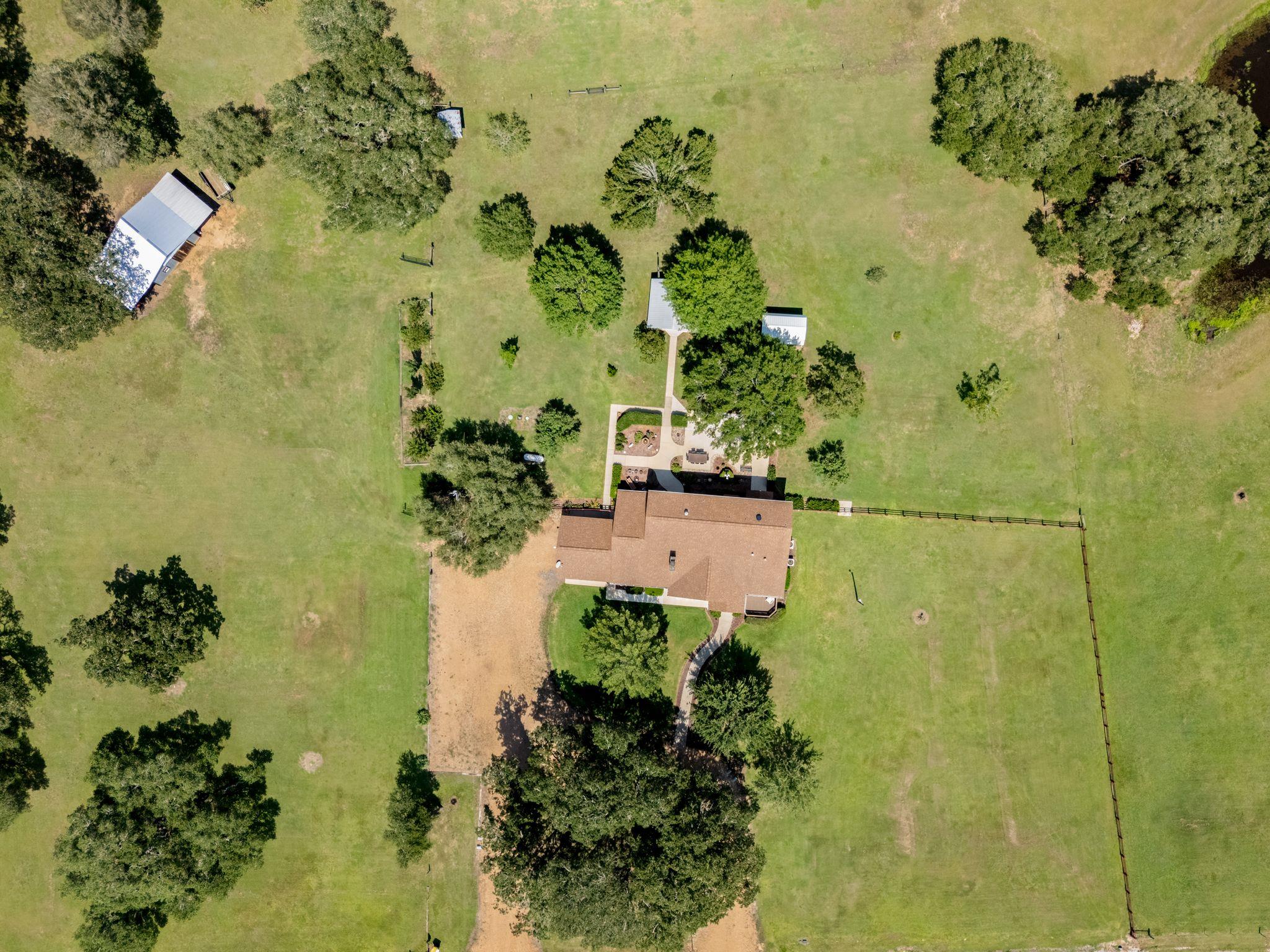 275 Saegert Rd, Paige, TX 78659