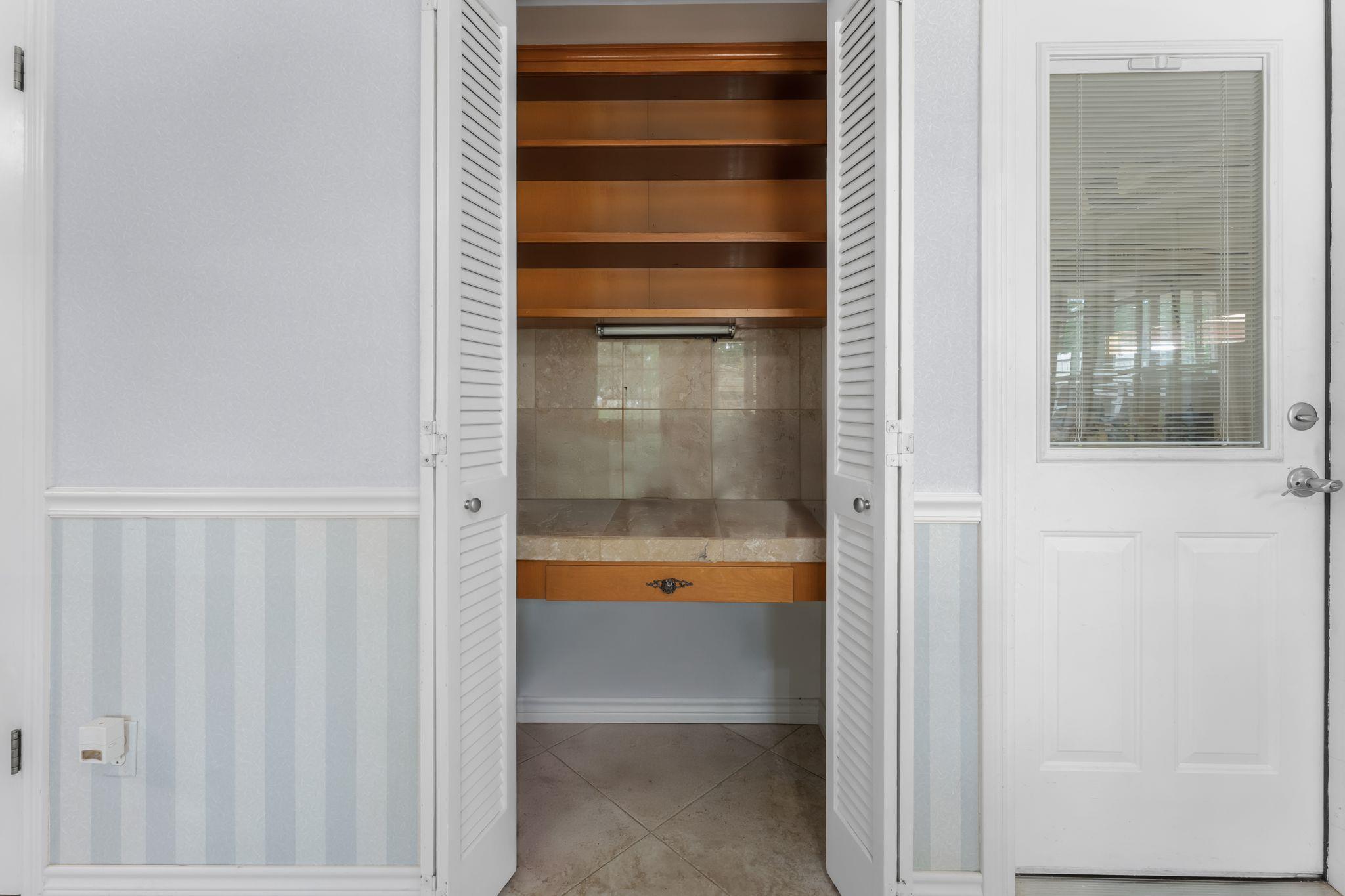 275 Saegert Rd, Paige, TX 78659