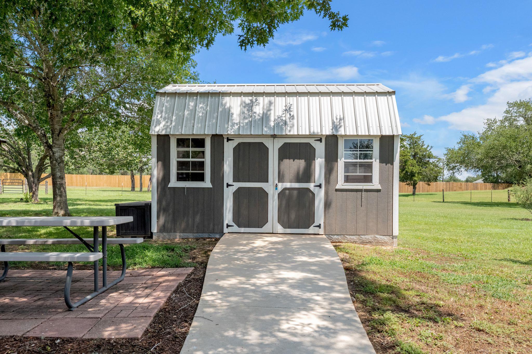 275 Saegert Rd, Paige, TX 78659