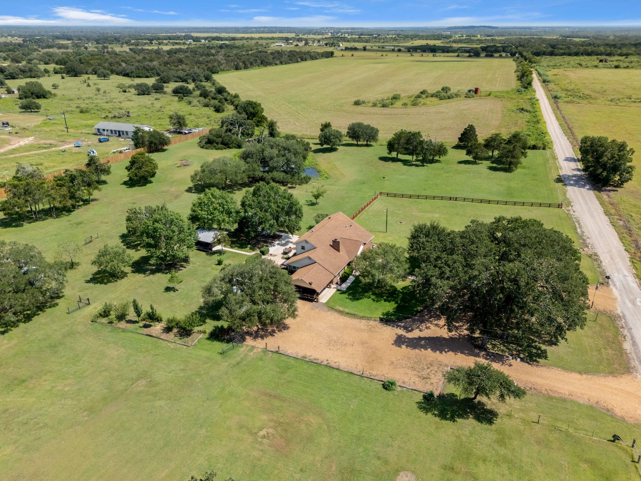 275 Saegert Rd, Paige, TX 78659