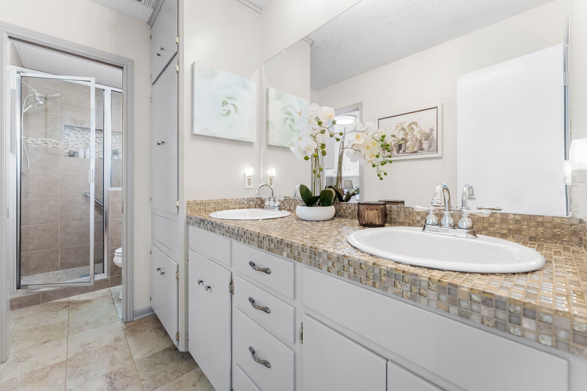 275 Saegert Rd, Paige, TX 78659