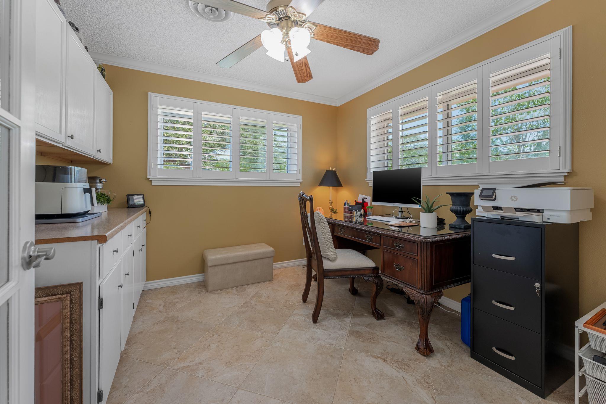 275 Saegert Rd, Paige, TX 78659