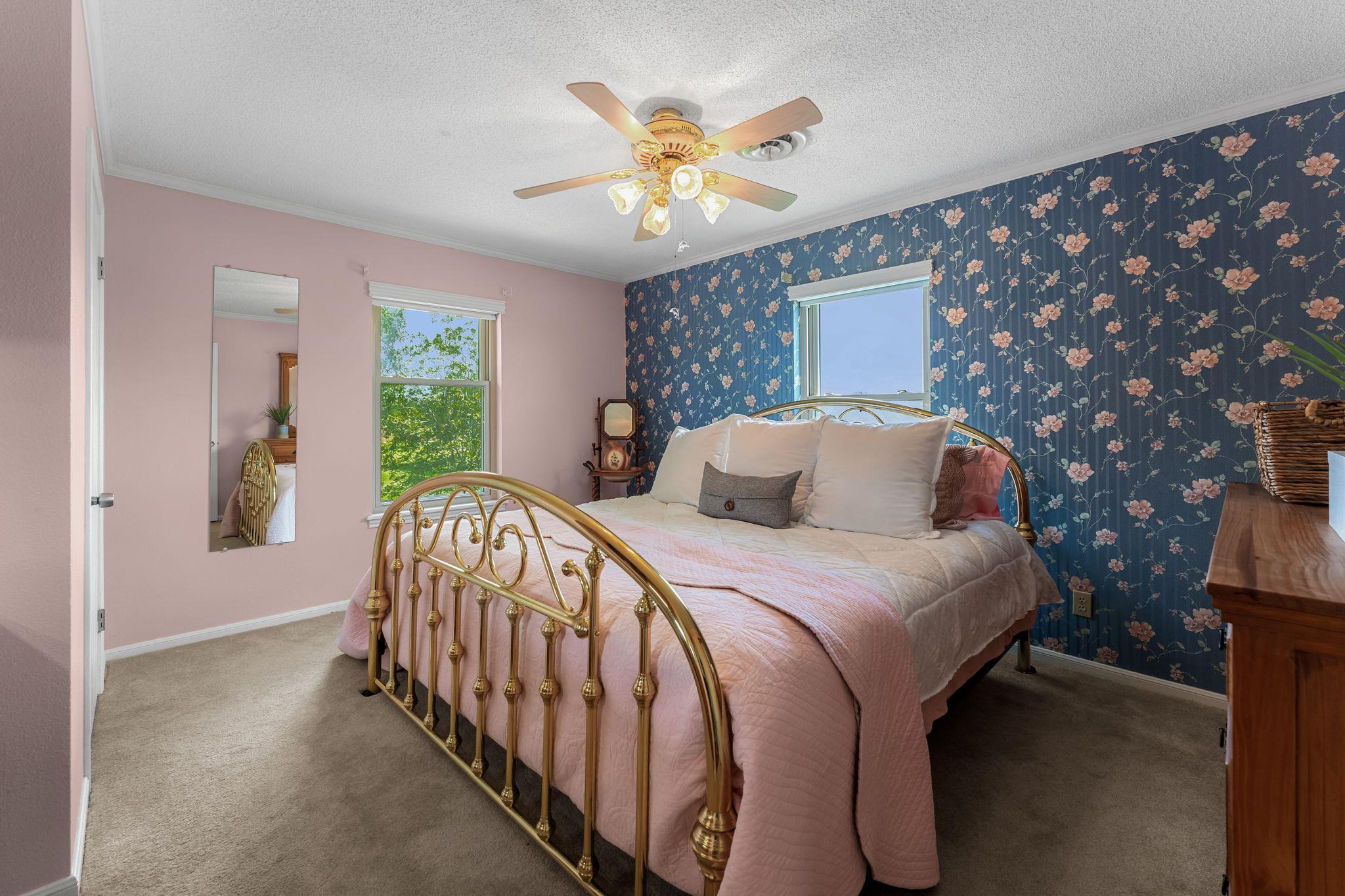 275 Saegert Rd, Paige, TX 78659