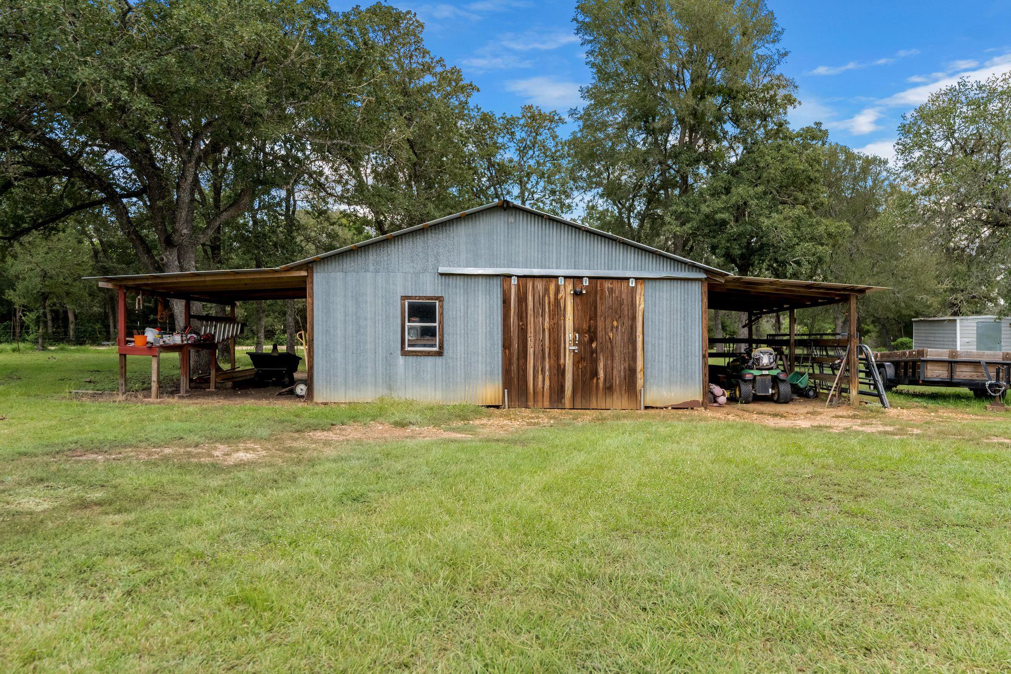 275 Saegert Rd, Paige, TX 78659