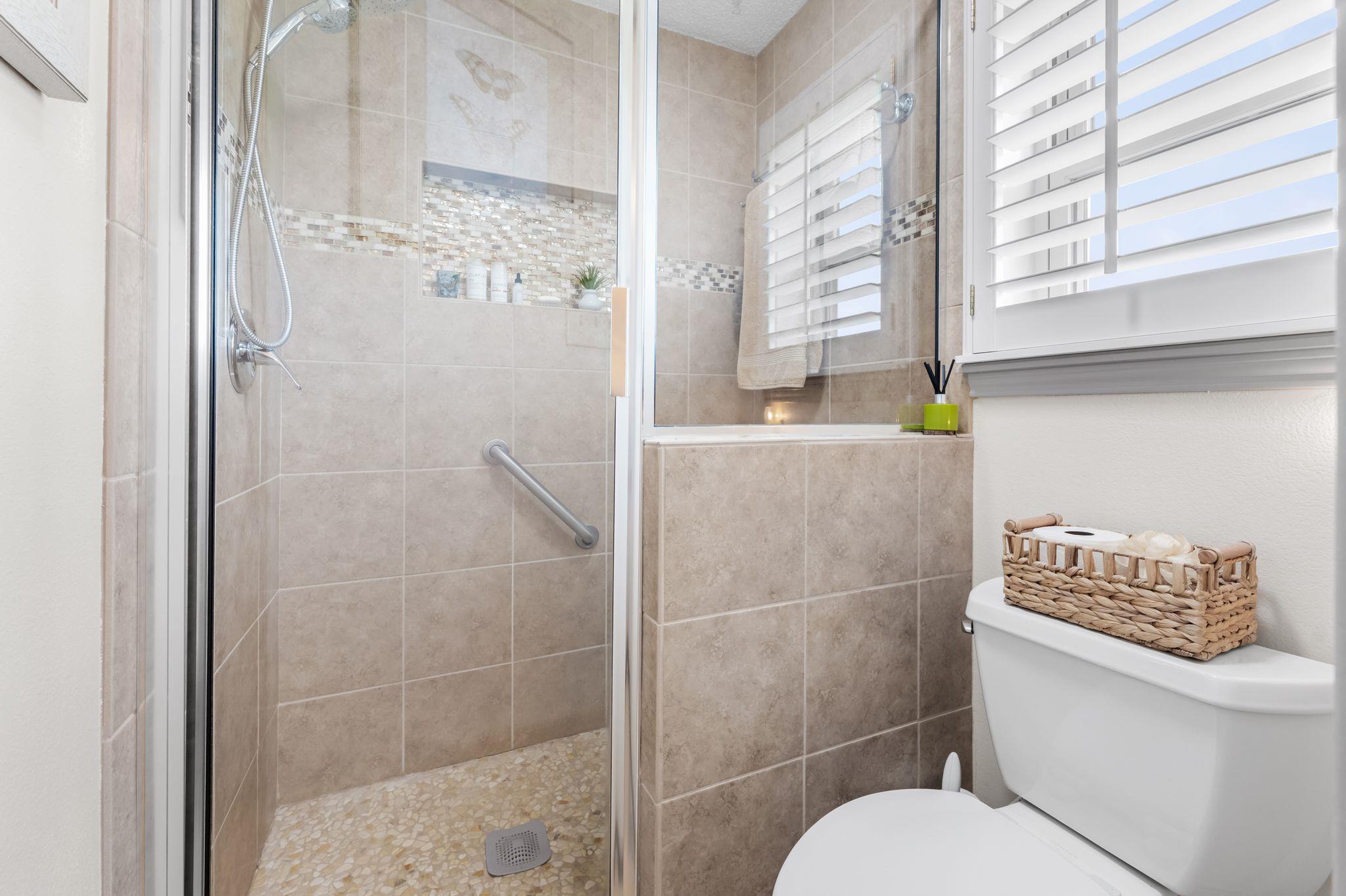 275 Saegert Rd, Paige, TX 78659