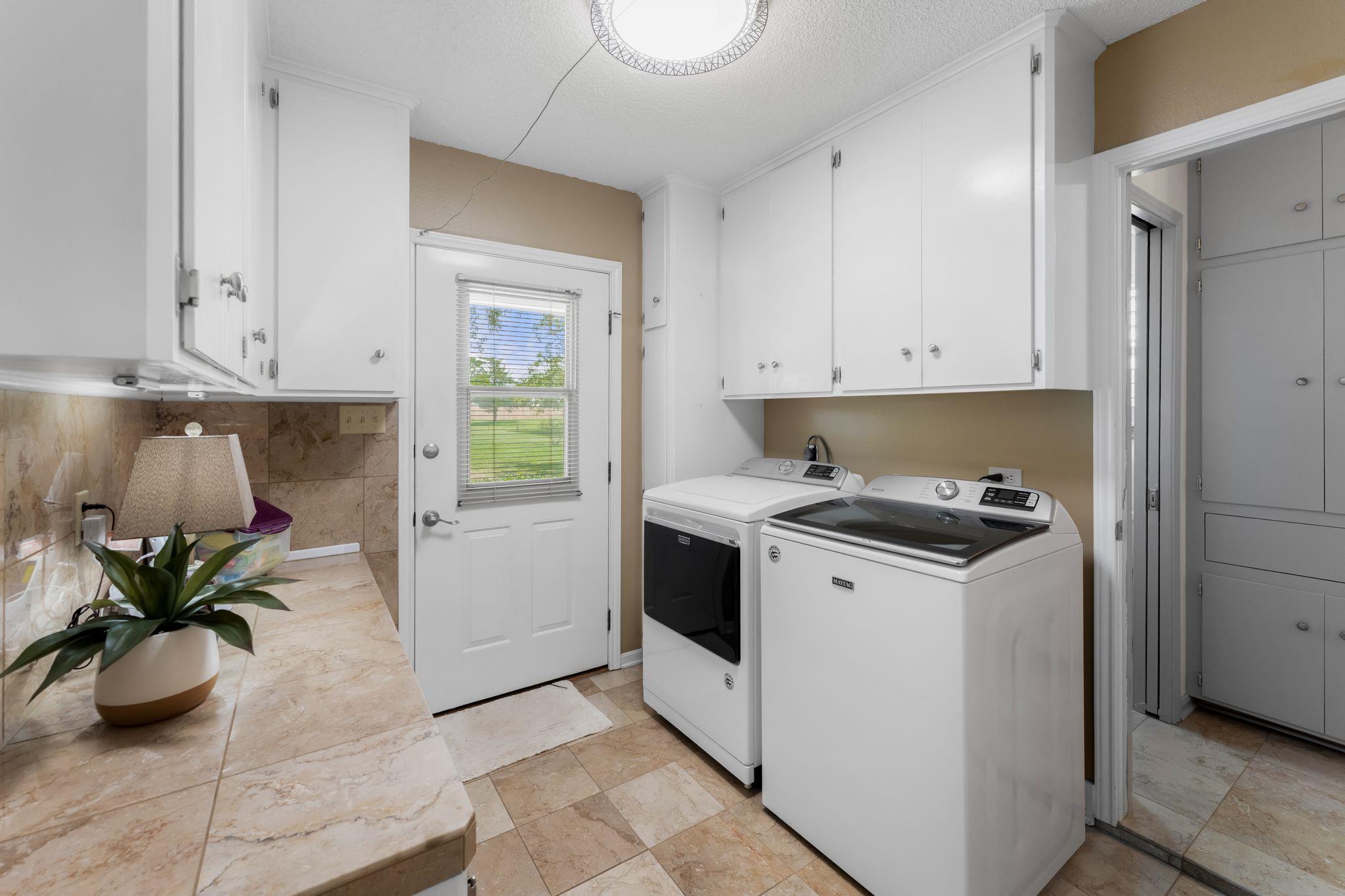 275 Saegert Rd, Paige, TX 78659