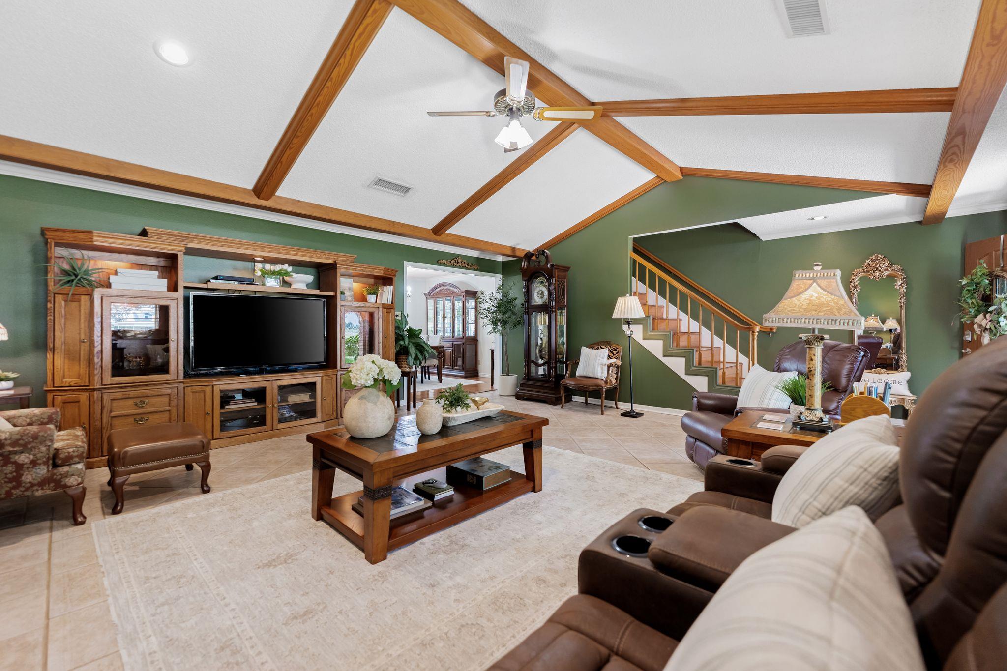 275 Saegert Rd, Paige, TX 78659