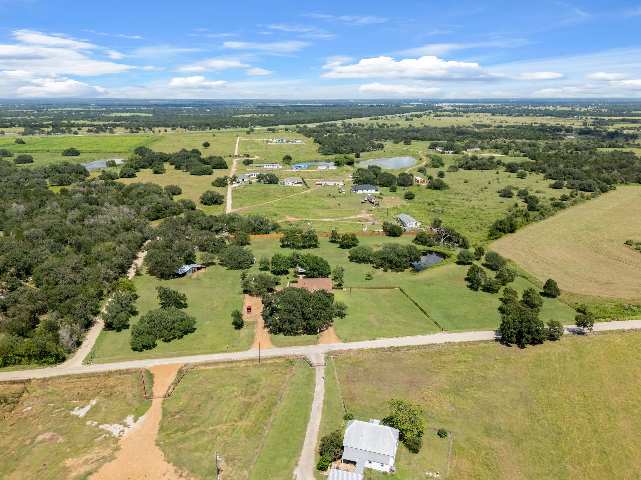 275 Saegert Rd, Paige, TX 78659
