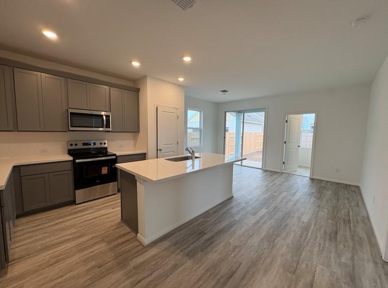 103 Cherry Blossom Ln, Taylor, TX 76574