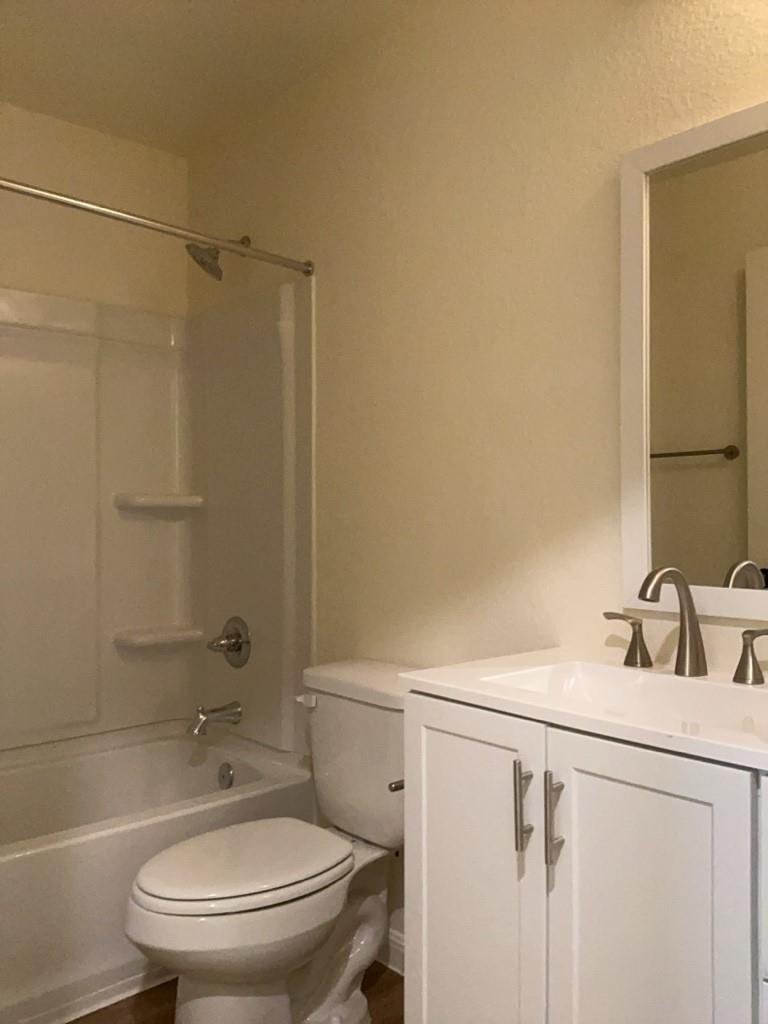 2002 W 2nd St # 1400, Taylor, TX 76574