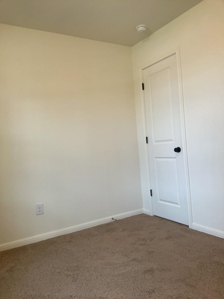 2002 W 2nd St # 1400, Taylor, TX 76574