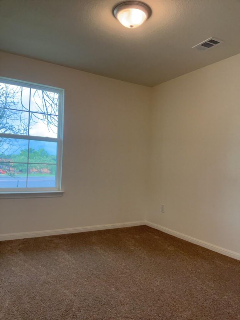 2002 W 2nd St # 1400, Taylor, TX 76574