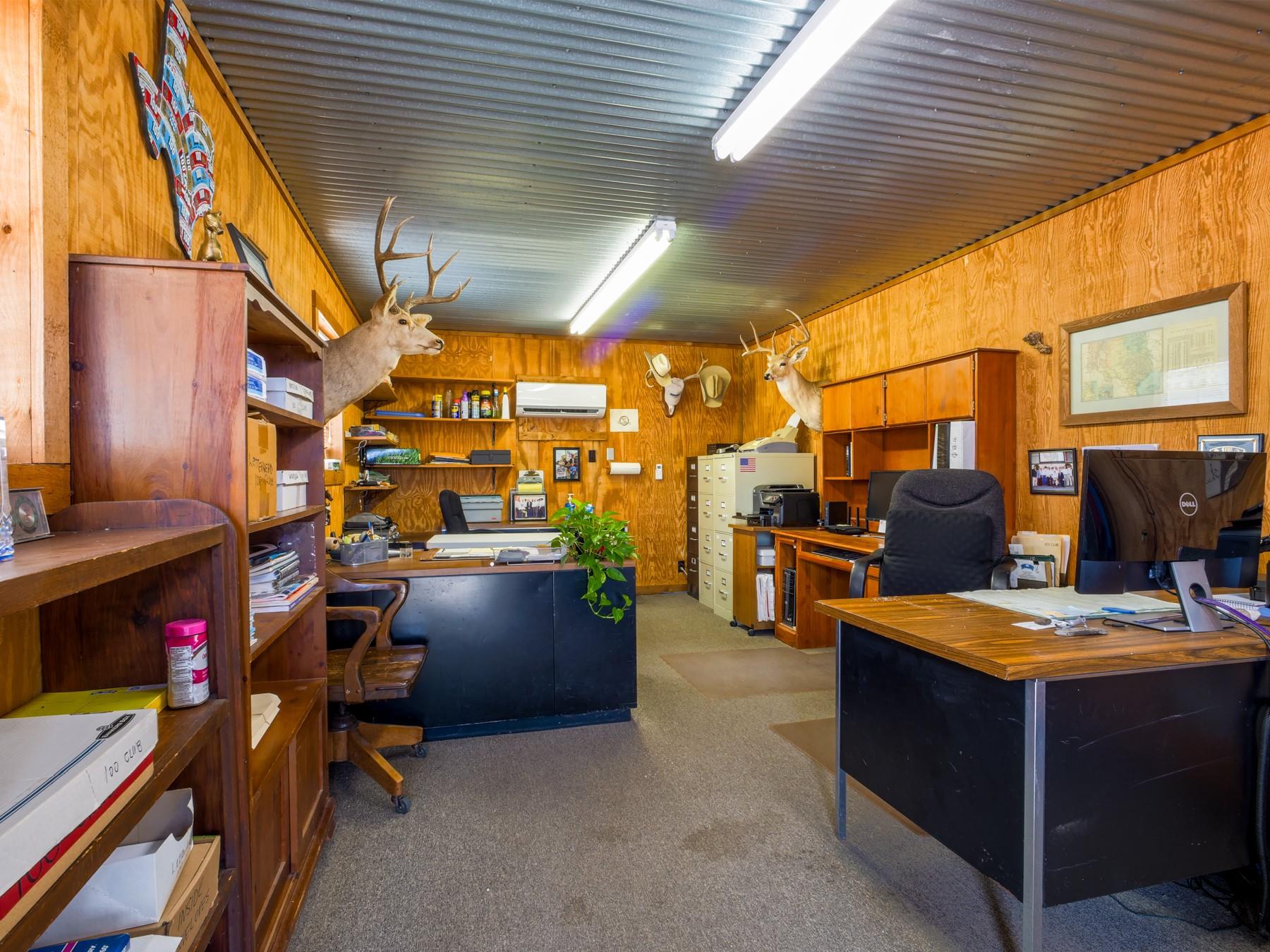 505 Holiday Dr, Burnet, TX 78611