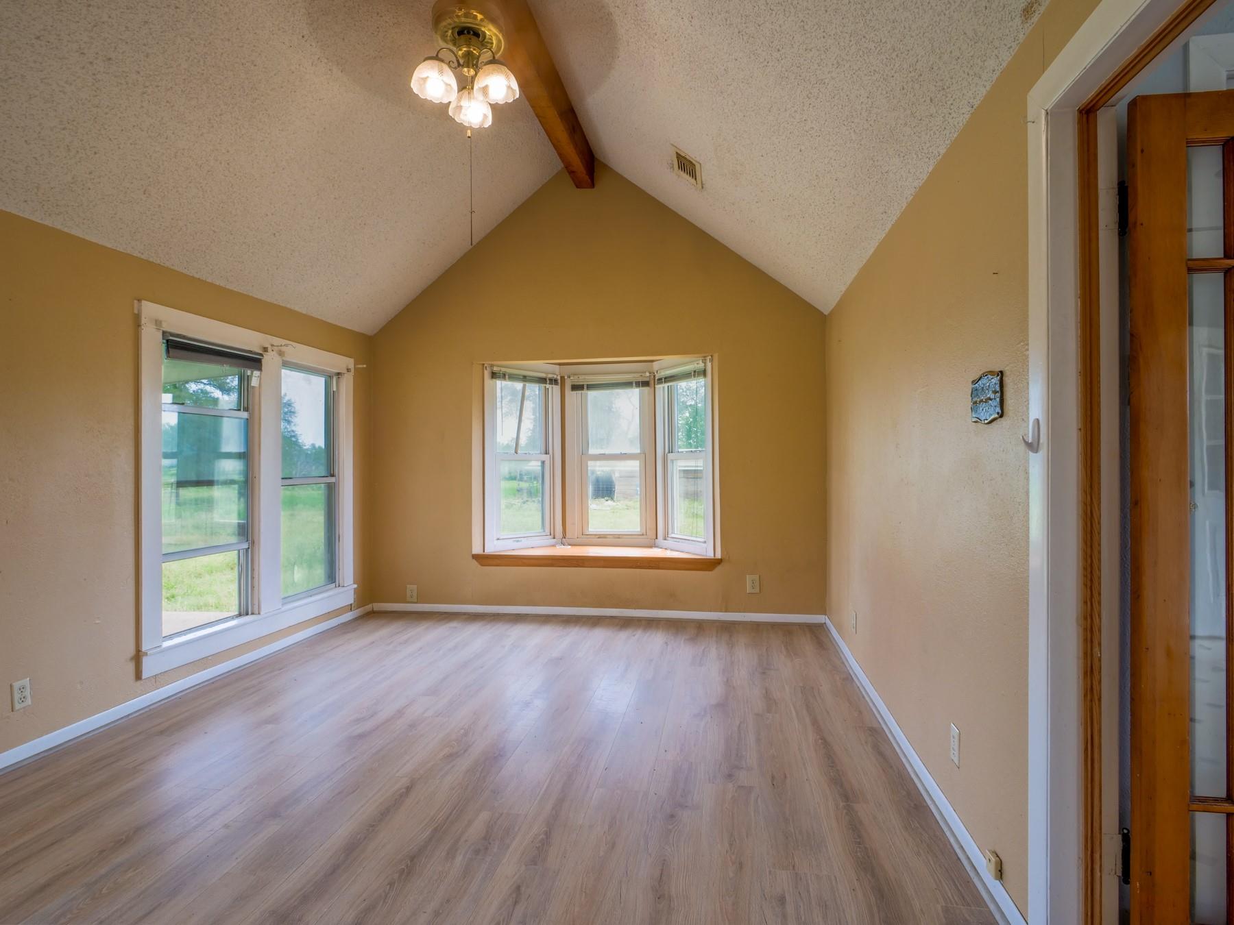 505 Holiday Dr, Burnet, TX 78611