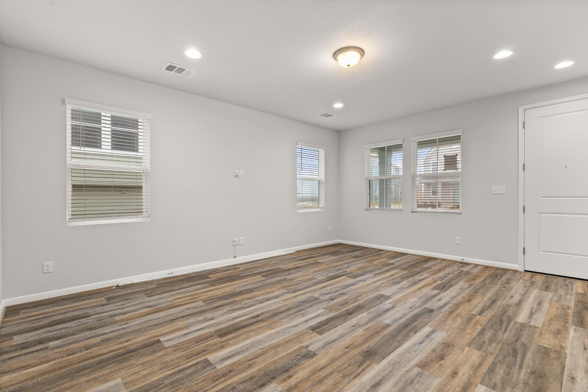 107 Elm Branch Trl, Taylor, TX 76574