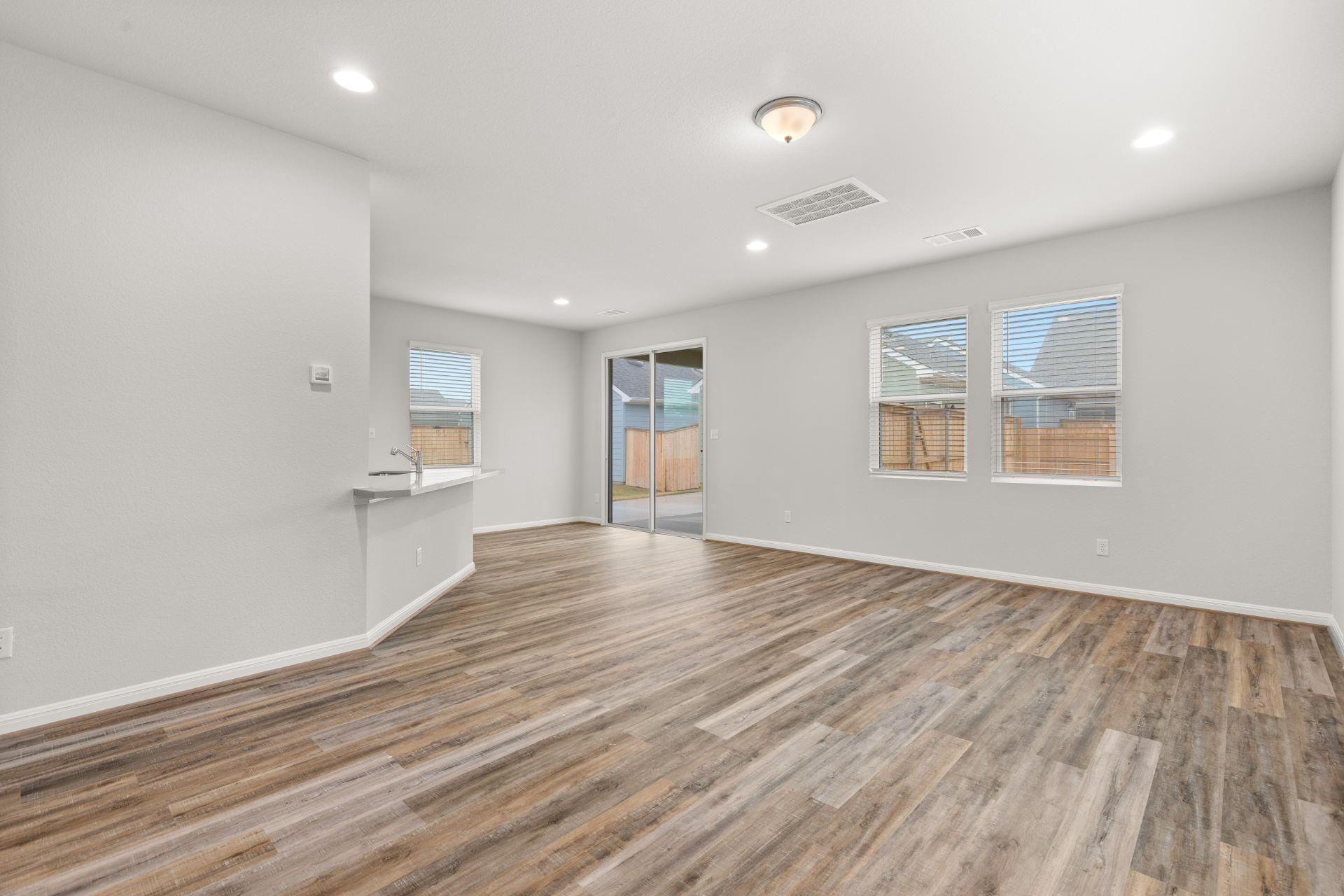 112 Elm Branch Trl, Taylor, TX 76574