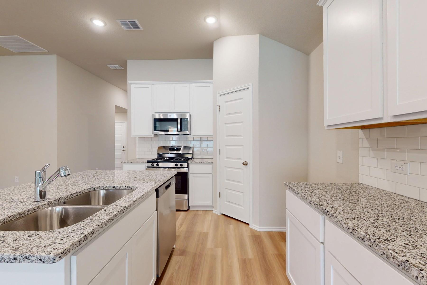 9207 Furman Dr, Austin, TX 78747