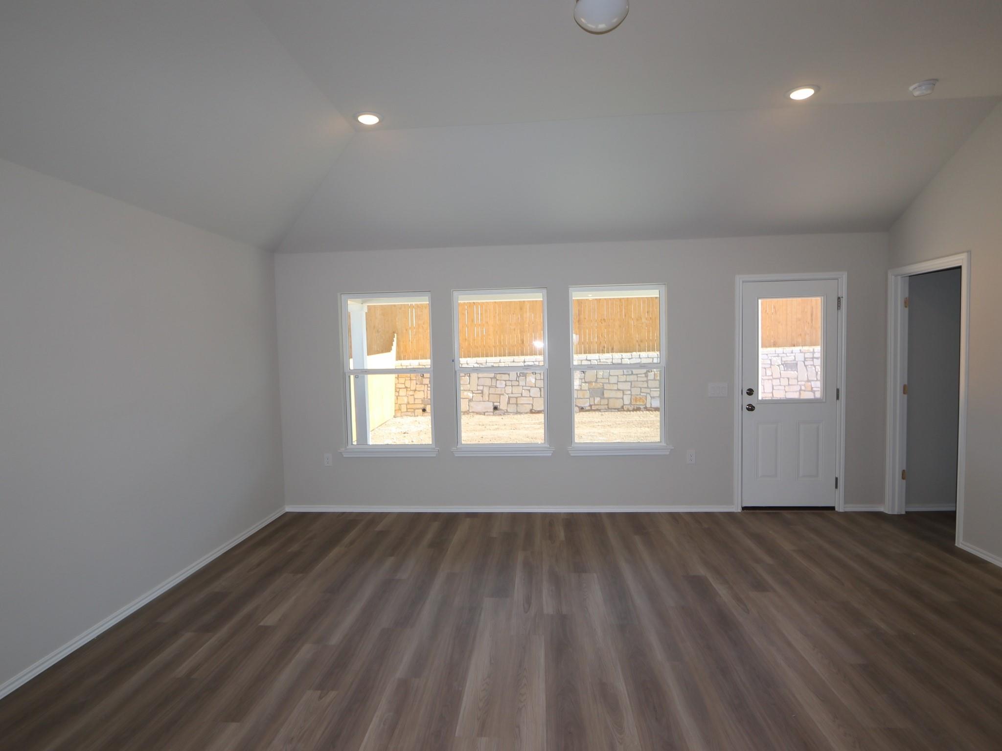 9207 Furman Dr, Austin, TX 78747