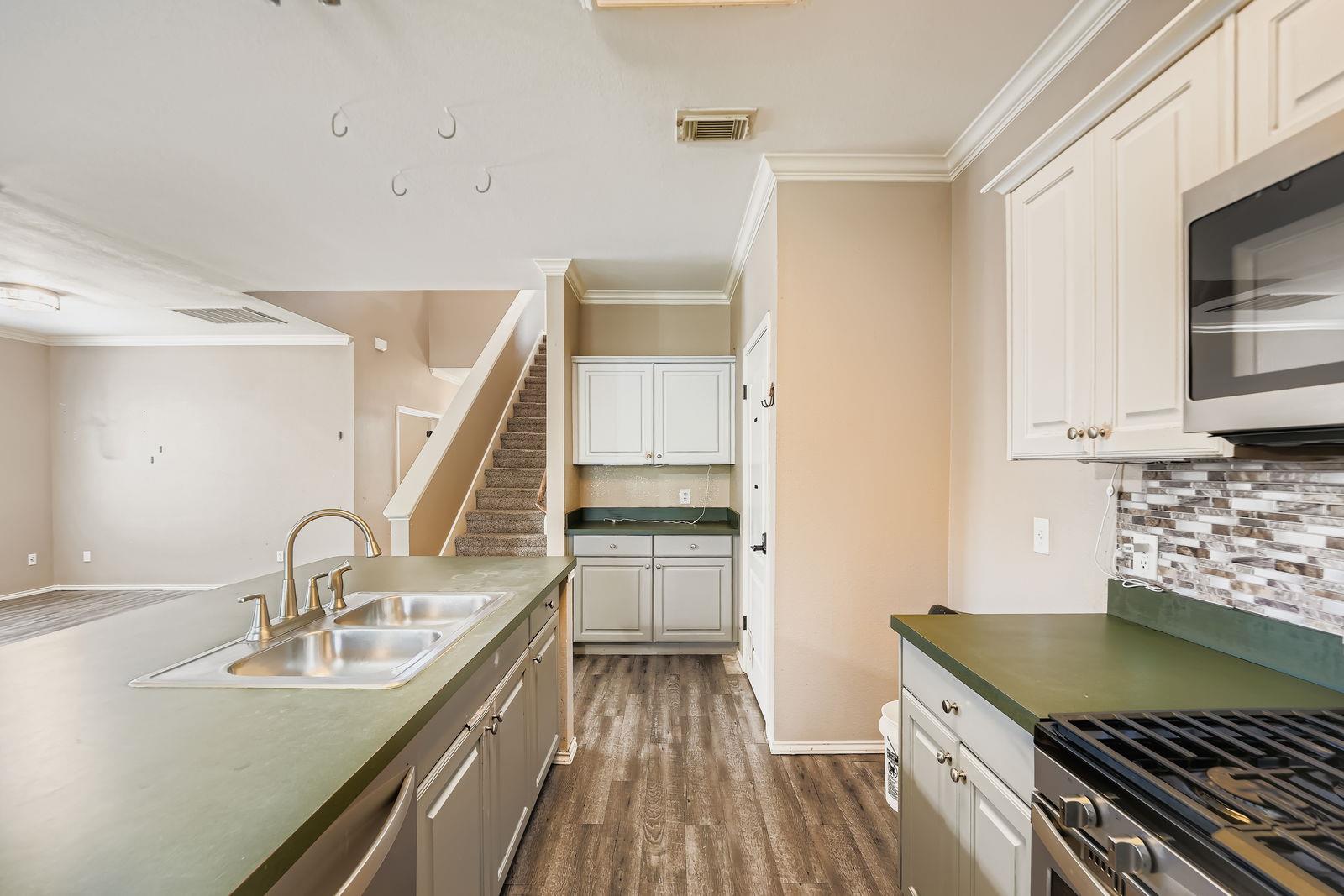 1411 Encino Dr, Leander, TX 78641