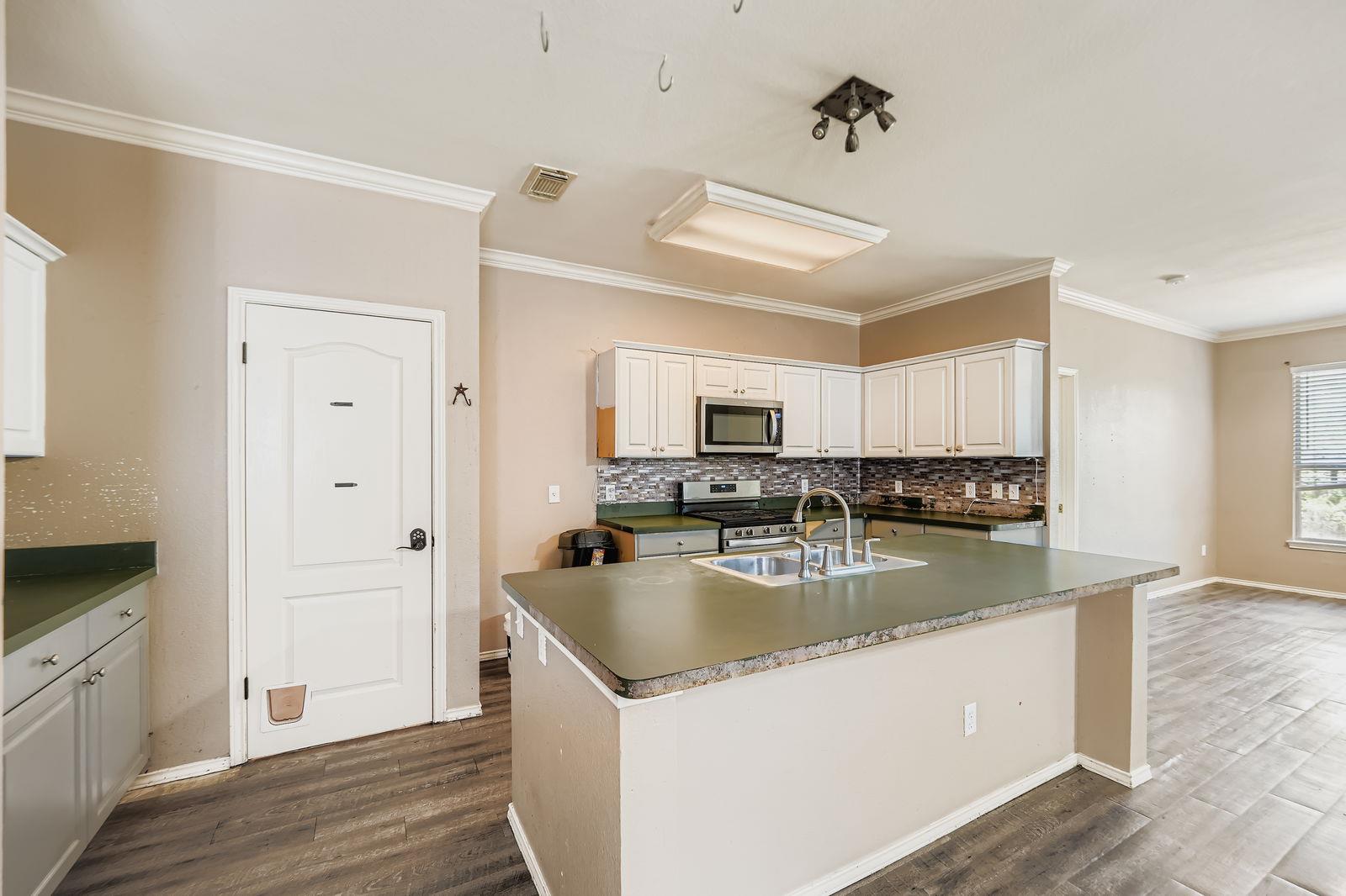 1411 Encino Dr, Leander, TX 78641