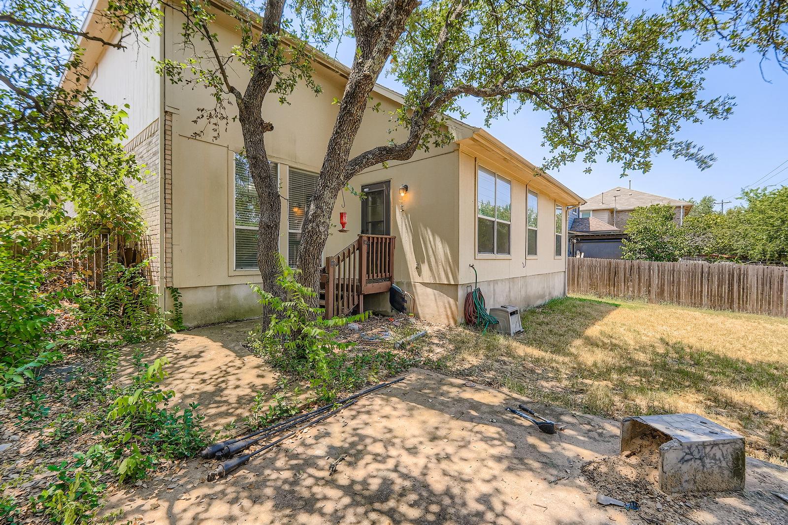 1411 Encino Dr, Leander, TX 78641