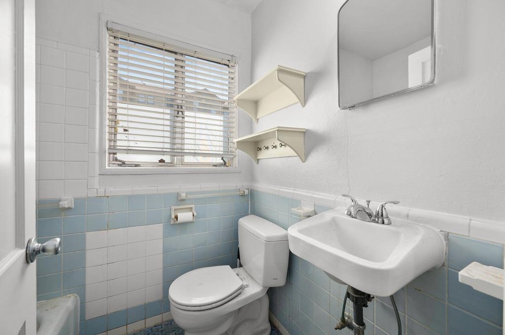 1300 and 1302 Norwalk Ln, Austin, TX 78703