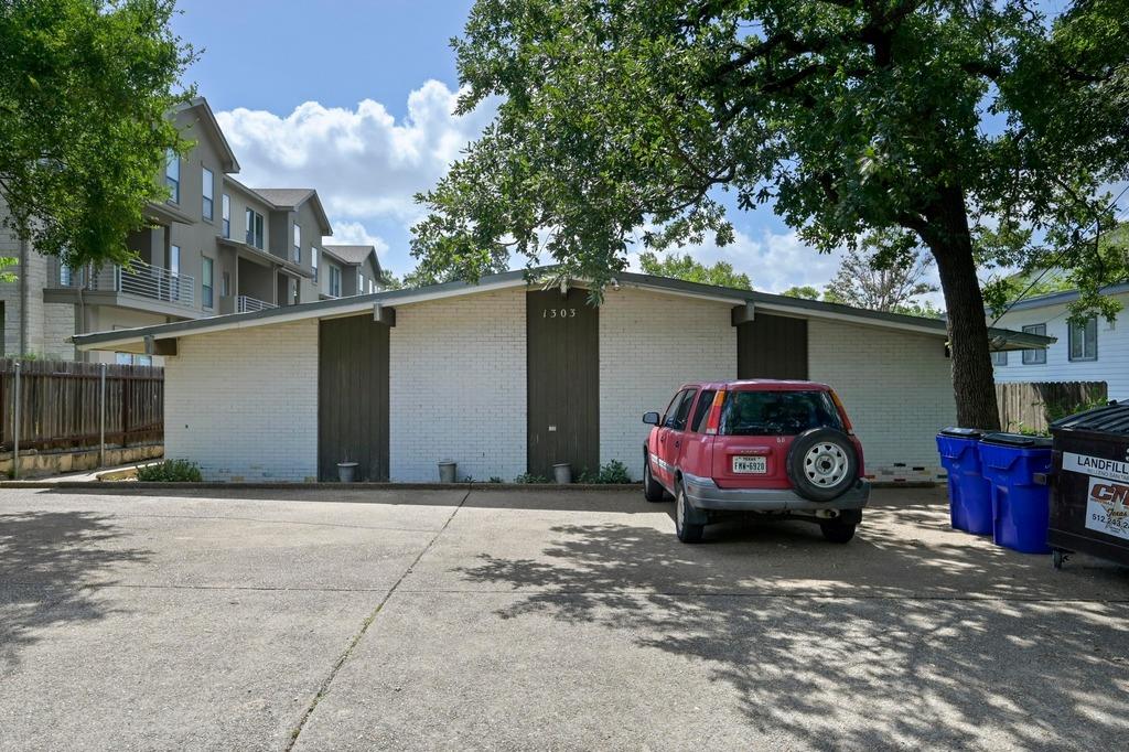 1300 and 1302 Norwalk Ln, Austin, TX 78703
